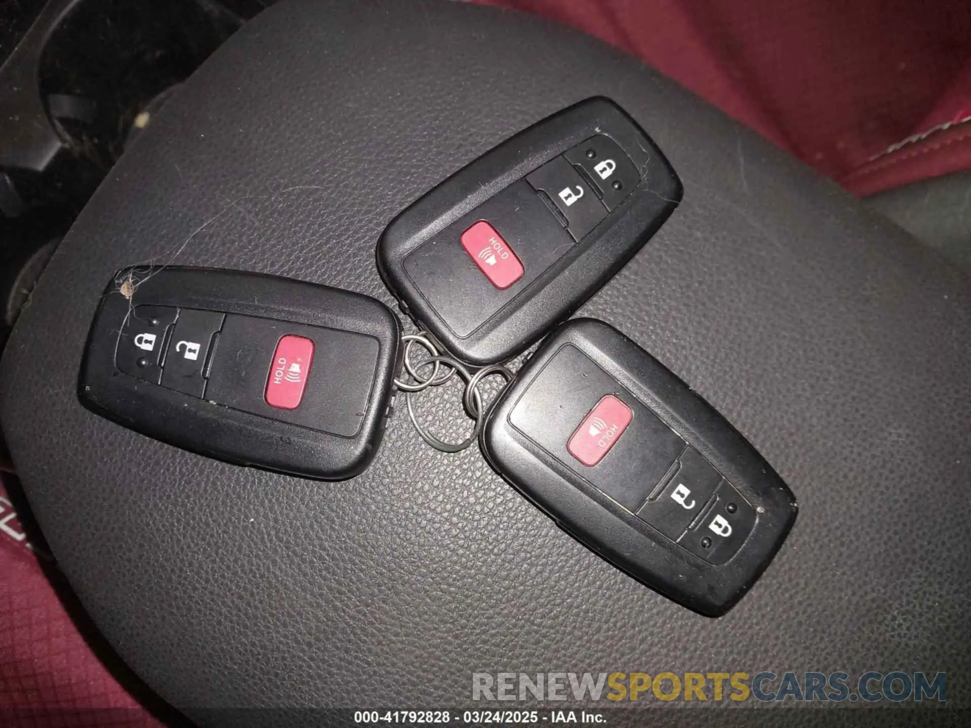 11 Photograph of a damaged car JTMRWRFV5KD509865 TOYOTA RAV4 HYBRID 2019