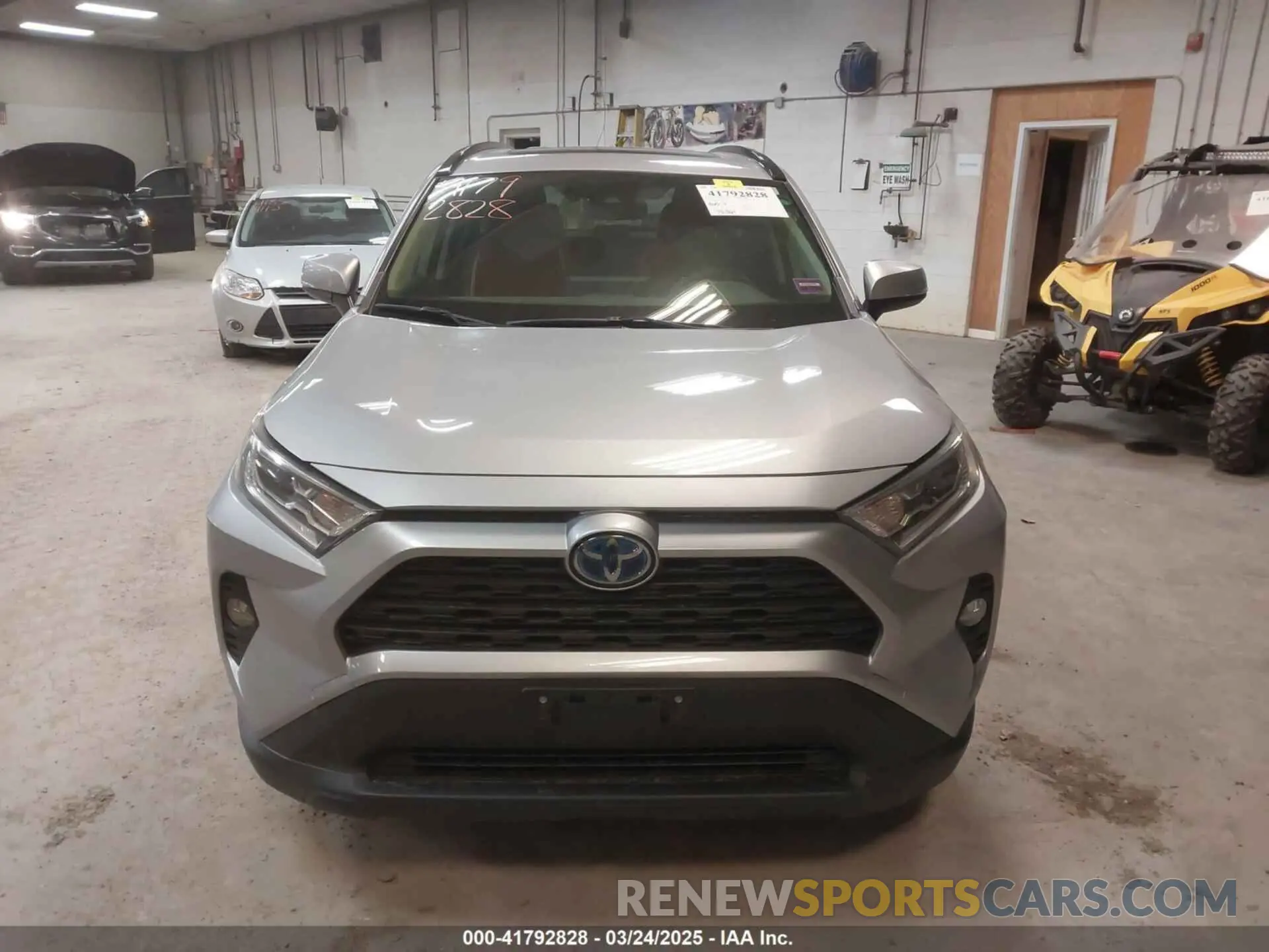 12 Photograph of a damaged car JTMRWRFV5KD509865 TOYOTA RAV4 HYBRID 2019