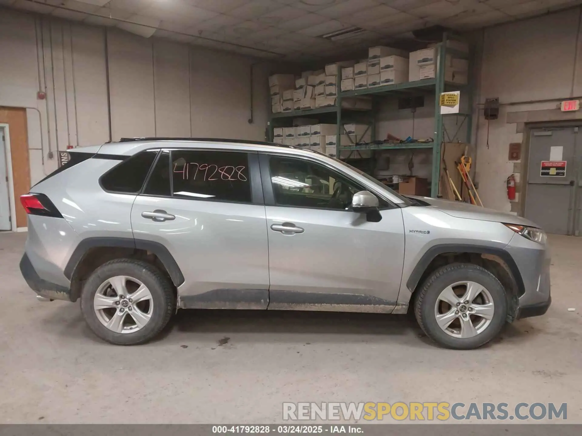 13 Photograph of a damaged car JTMRWRFV5KD509865 TOYOTA RAV4 HYBRID 2019