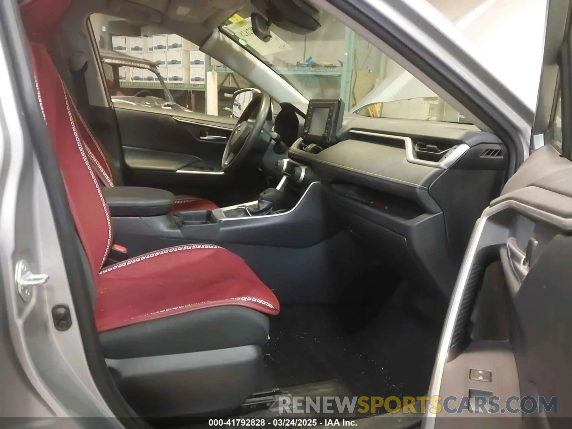 5 Photograph of a damaged car JTMRWRFV5KD509865 TOYOTA RAV4 HYBRID 2019