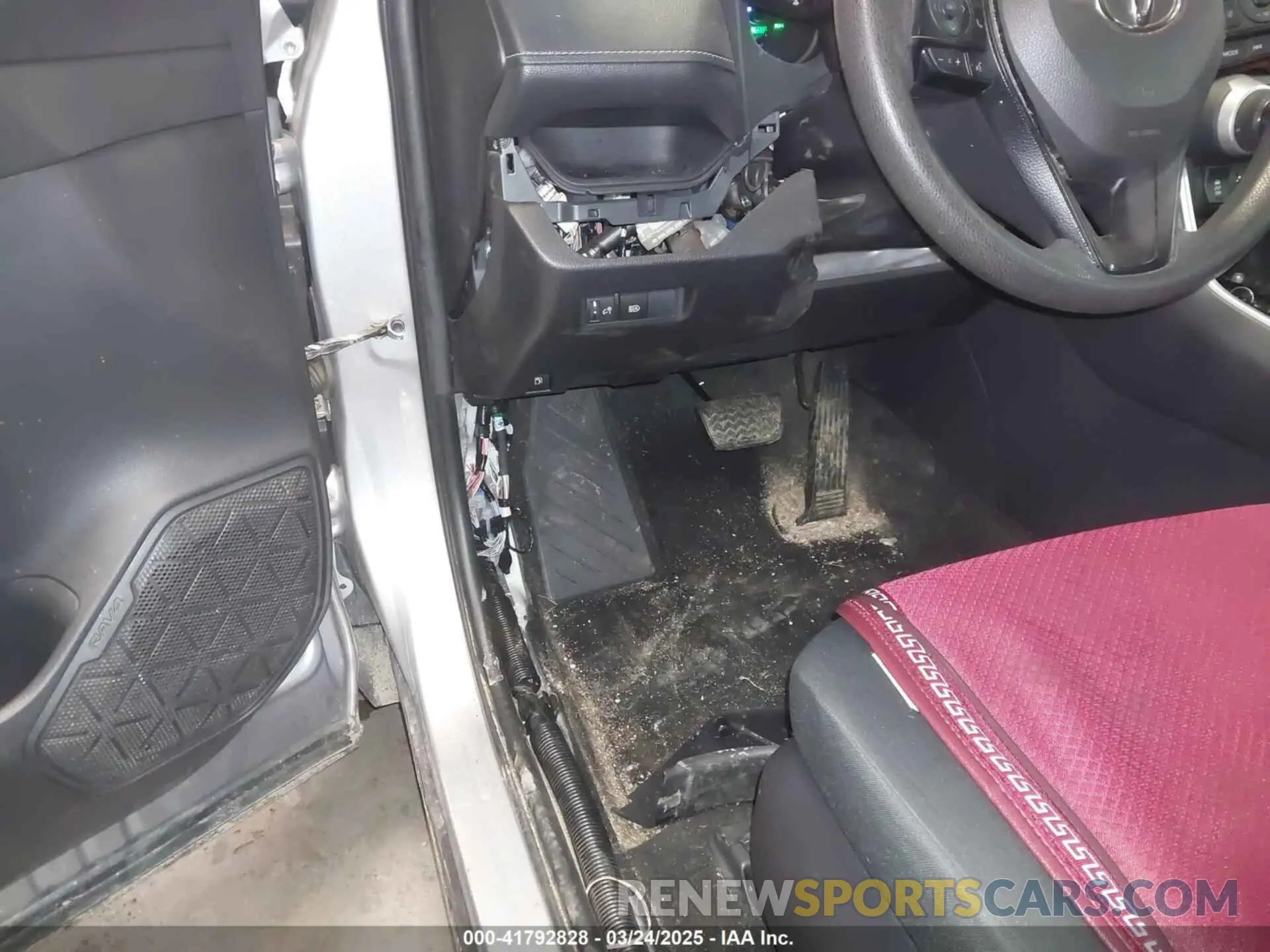 6 Photograph of a damaged car JTMRWRFV5KD509865 TOYOTA RAV4 HYBRID 2019