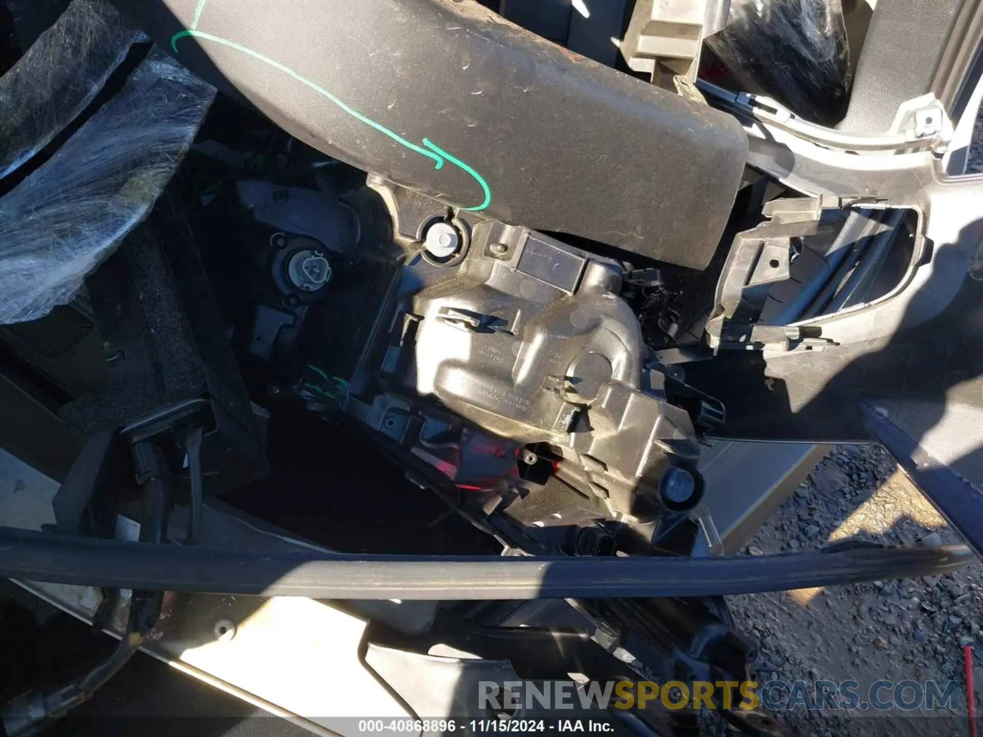 19 Photograph of a damaged car JTMRWRFV8KD034079 TOYOTA RAV4 HYBRID 2019