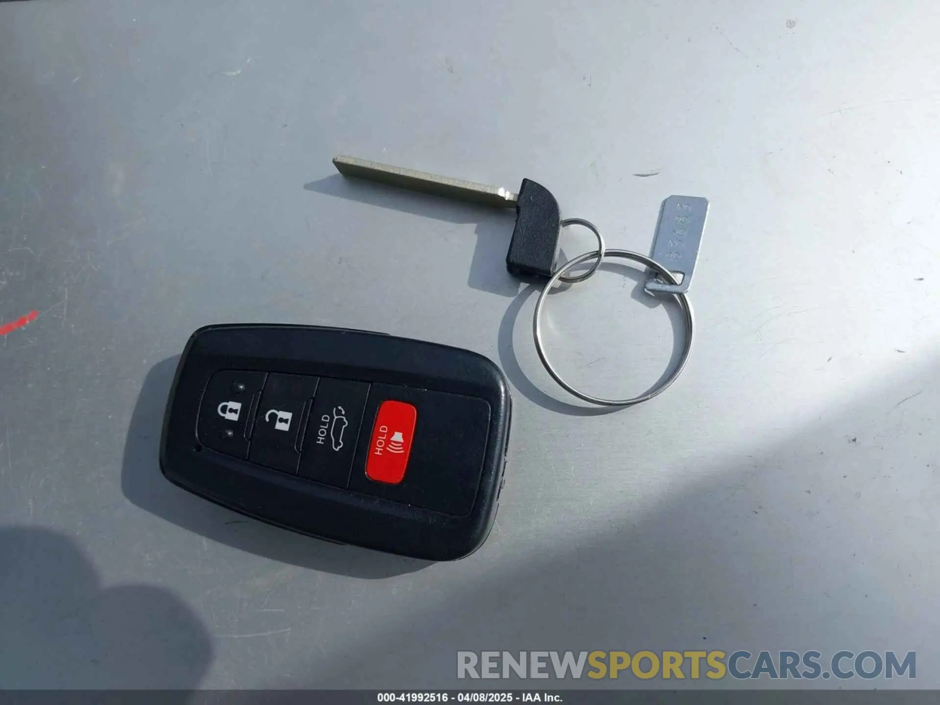 11 Photograph of a damaged car 2T3DWRFV0LW047374 TOYOTA RAV4 HYBRID 2020
