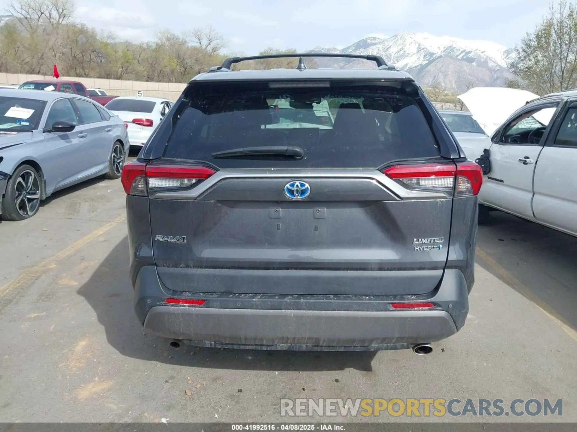16 Photograph of a damaged car 2T3DWRFV0LW047374 TOYOTA RAV4 HYBRID 2020
