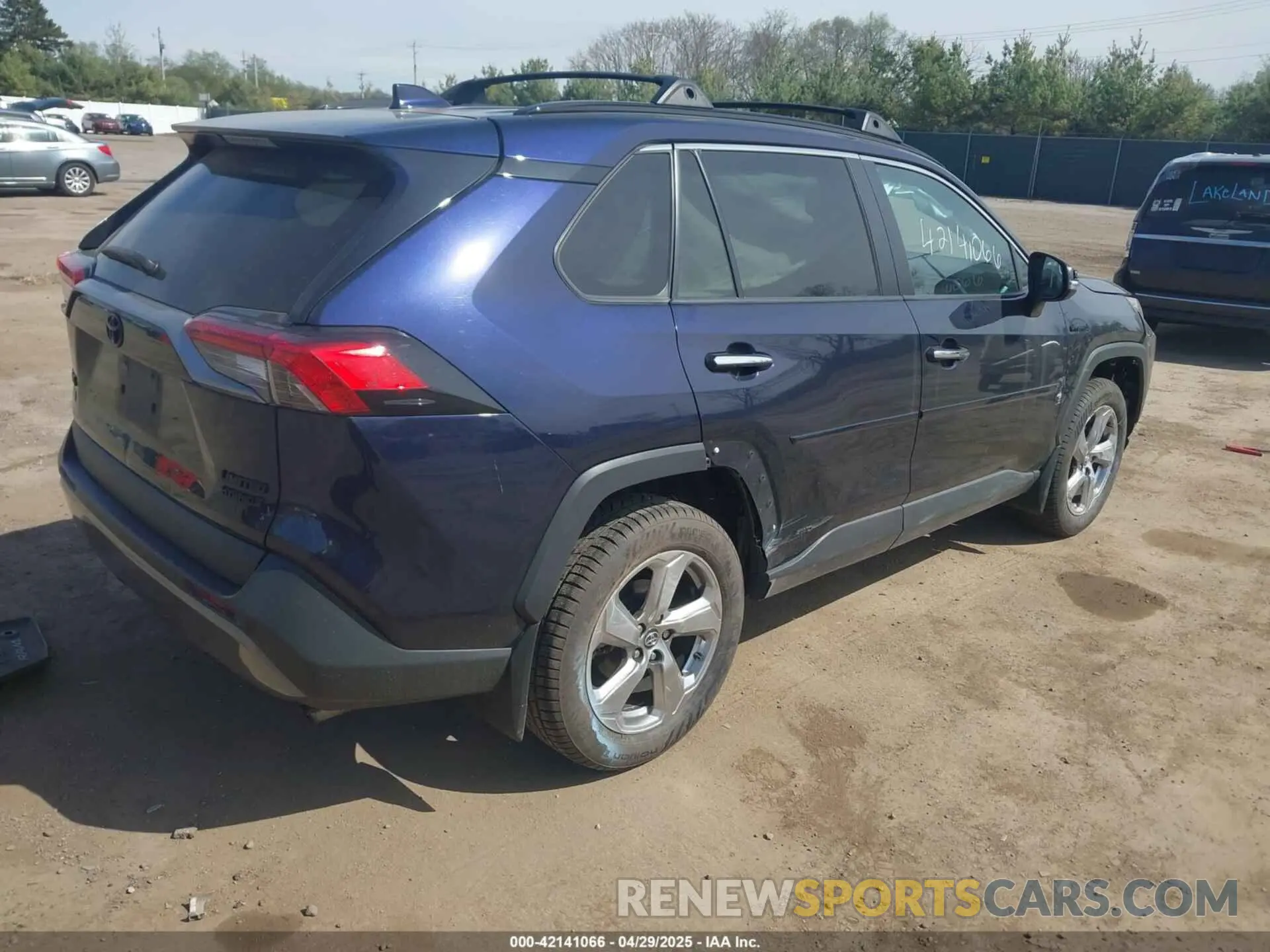 4 Photograph of a damaged car 2T3DWRFV0LW070377 TOYOTA RAV4 HYBRID 2020