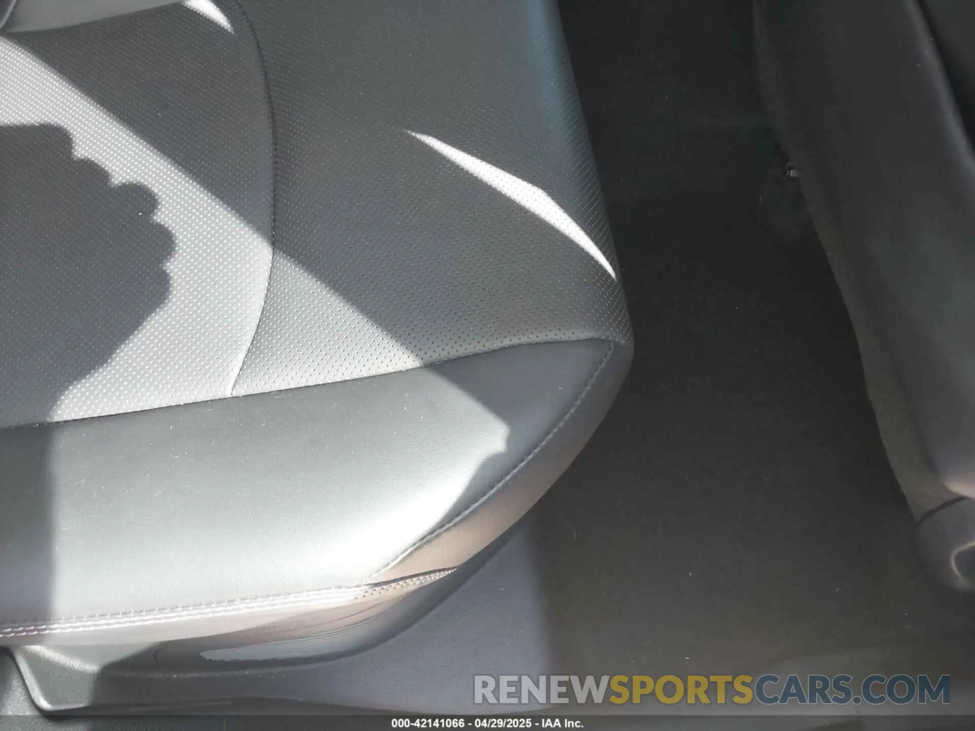 8 Photograph of a damaged car 2T3DWRFV0LW070377 TOYOTA RAV4 HYBRID 2020