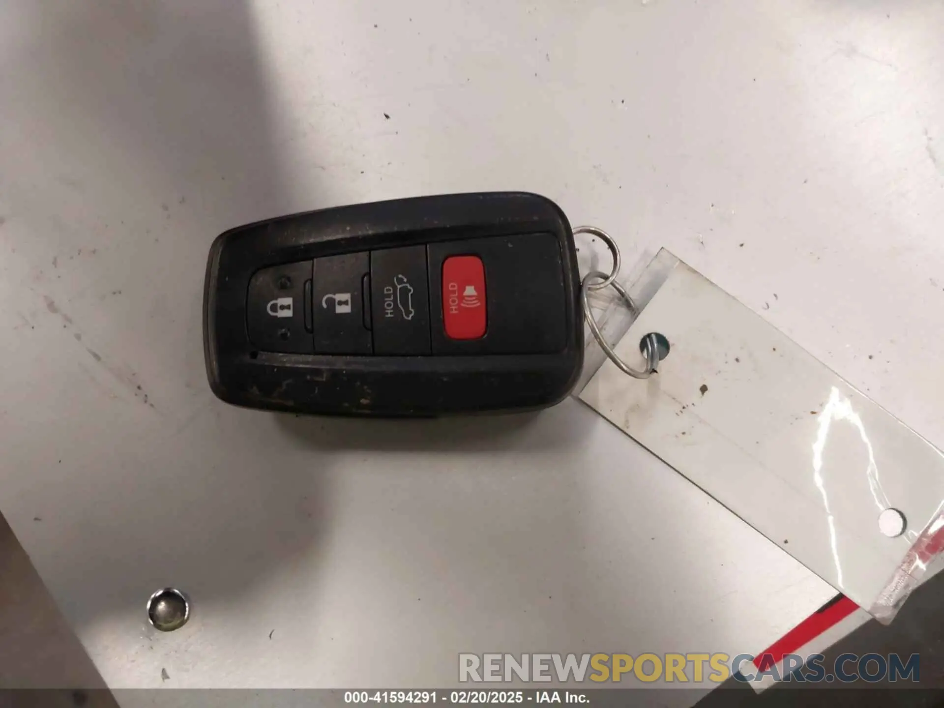 11 Photograph of a damaged car 2T3DWRFV5LW051470 TOYOTA RAV4 HYBRID 2020