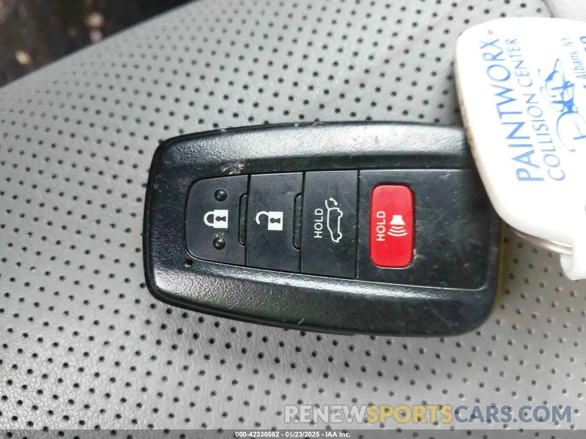 11 Photograph of a damaged car 2T3DWRFV8LW069087 TOYOTA RAV4 HYBRID 2020