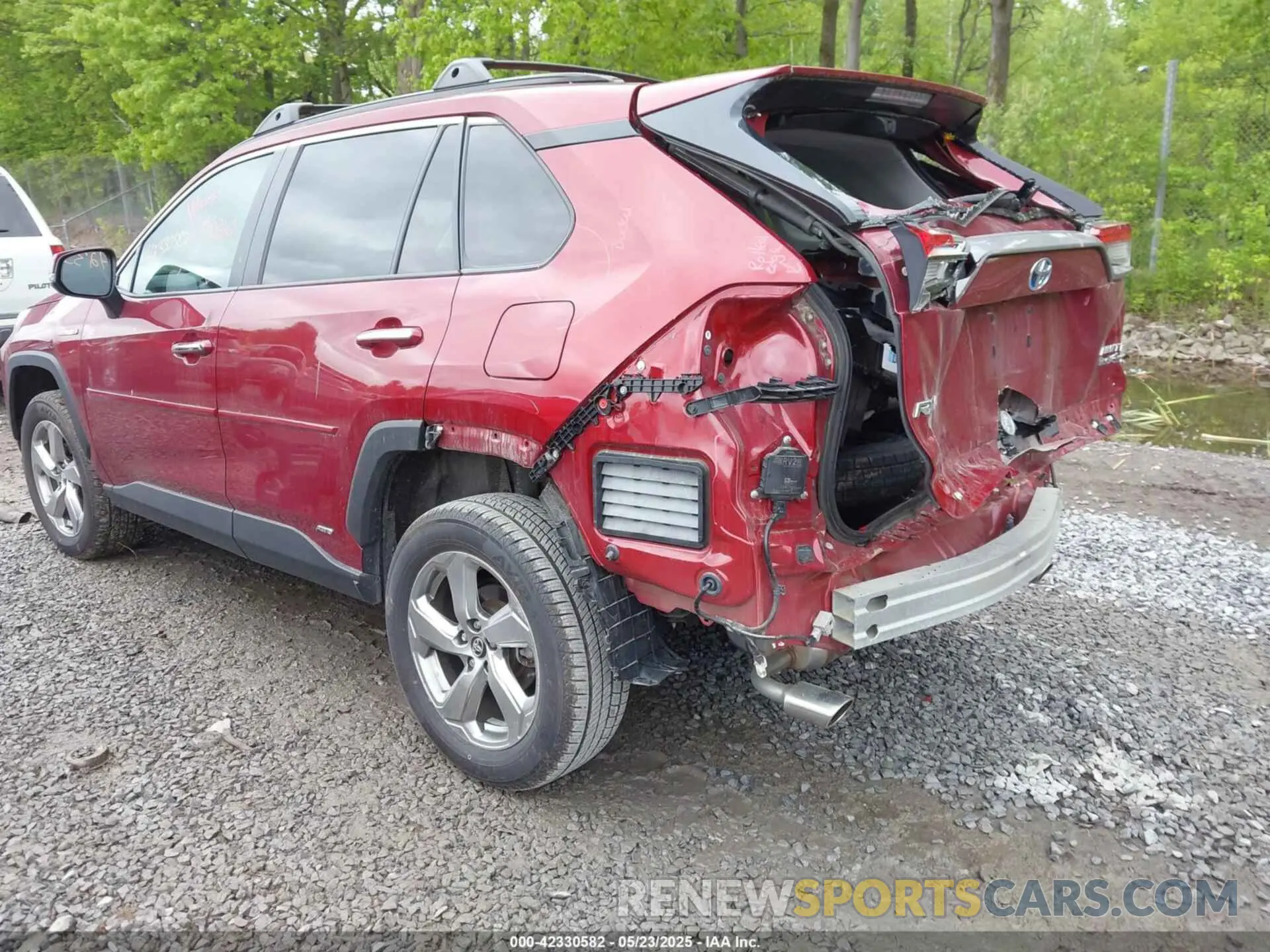 3 Photograph of a damaged car 2T3DWRFV8LW069087 TOYOTA RAV4 HYBRID 2020
