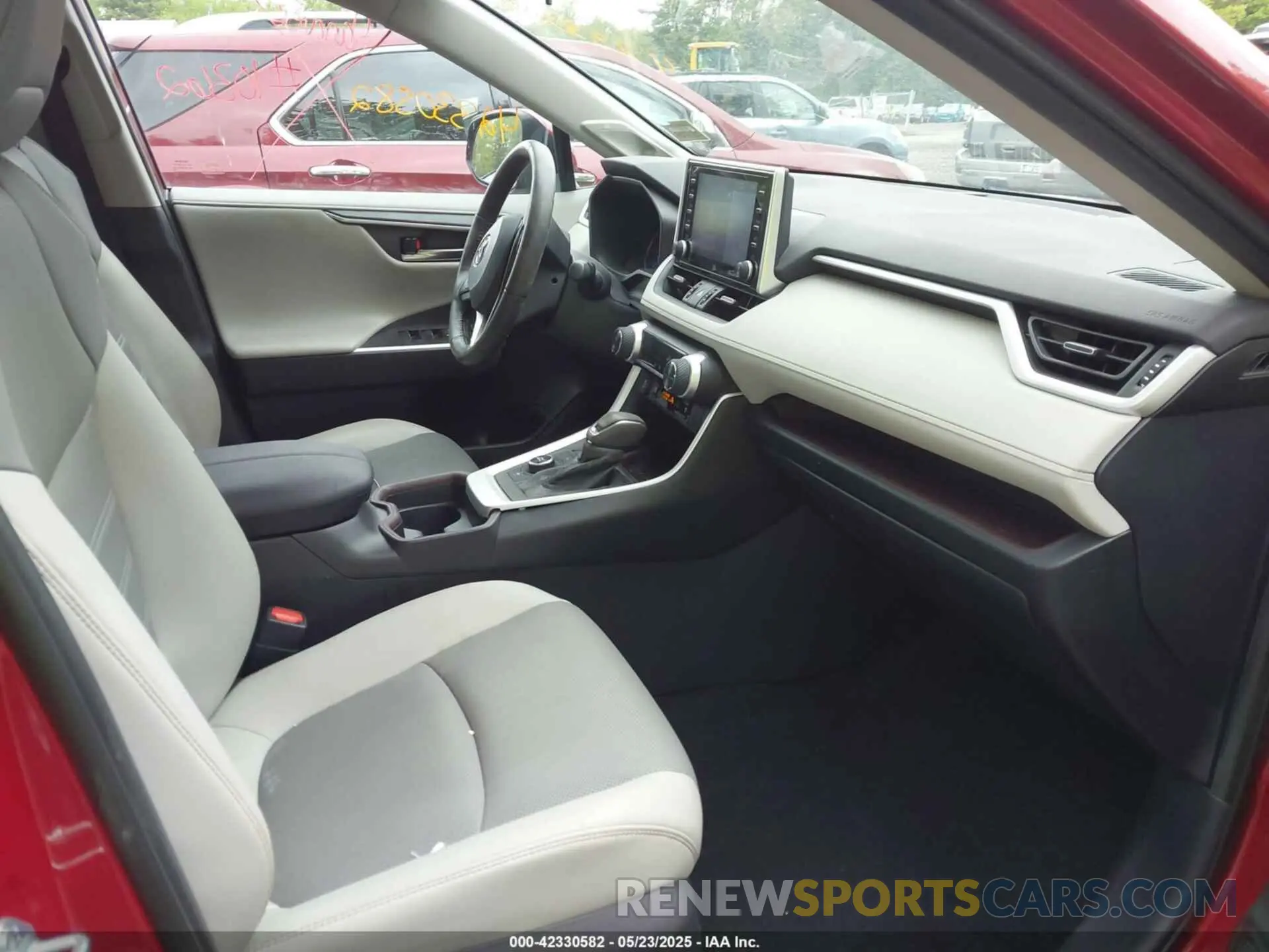 5 Photograph of a damaged car 2T3DWRFV8LW069087 TOYOTA RAV4 HYBRID 2020