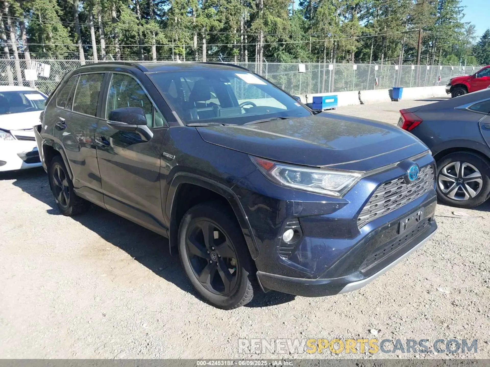 1 Photograph of a damaged car 2T3E6RFV3LW002255 TOYOTA RAV4 HYBRID 2020