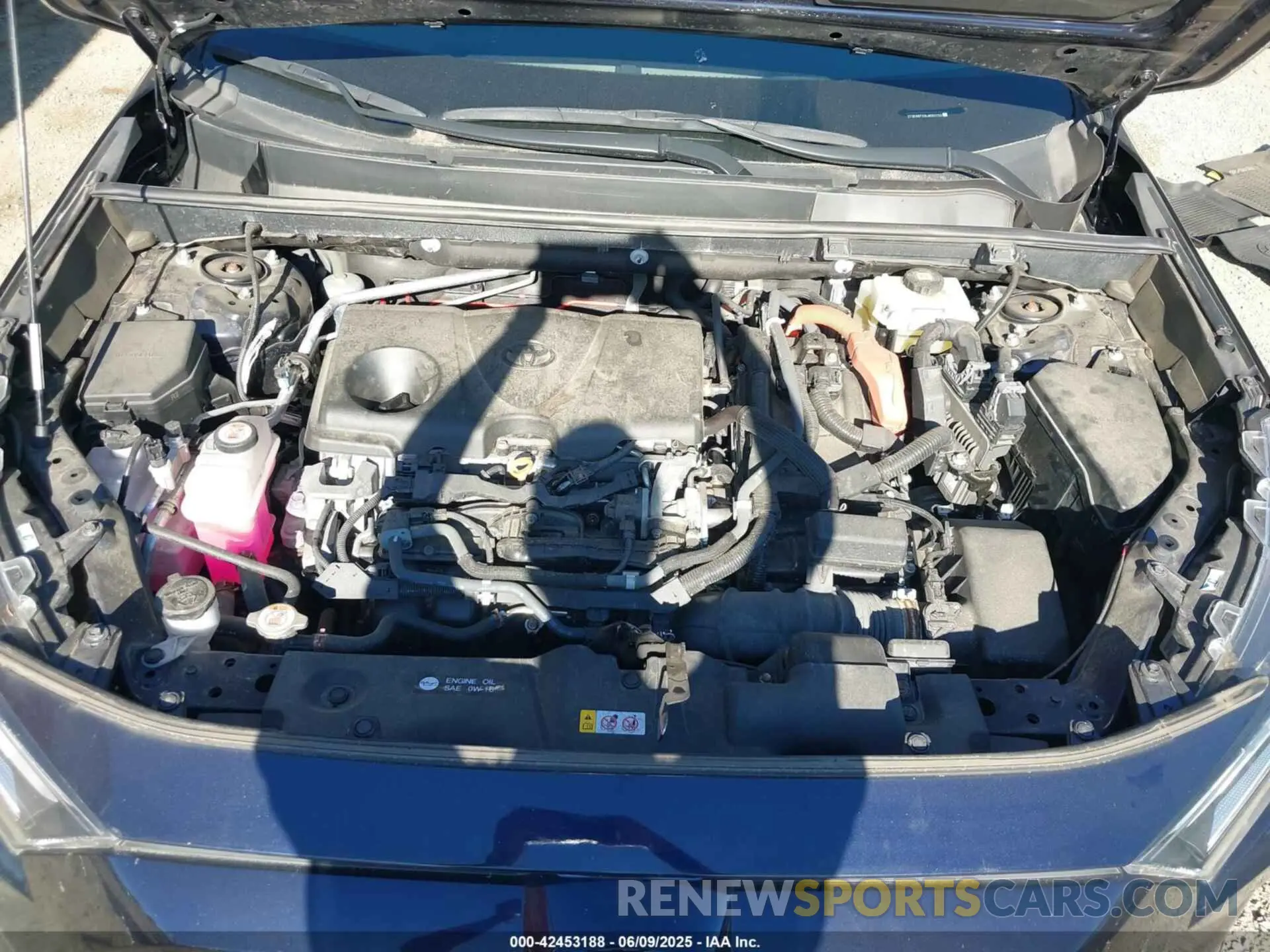 10 Photograph of a damaged car 2T3E6RFV3LW002255 TOYOTA RAV4 HYBRID 2020