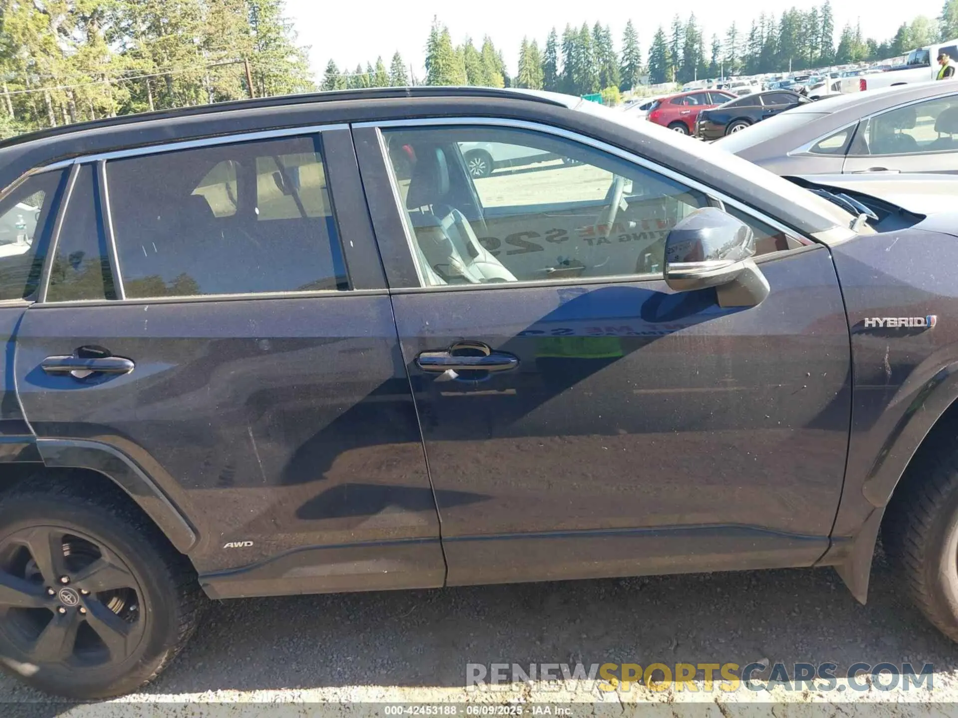 12 Photograph of a damaged car 2T3E6RFV3LW002255 TOYOTA RAV4 HYBRID 2020
