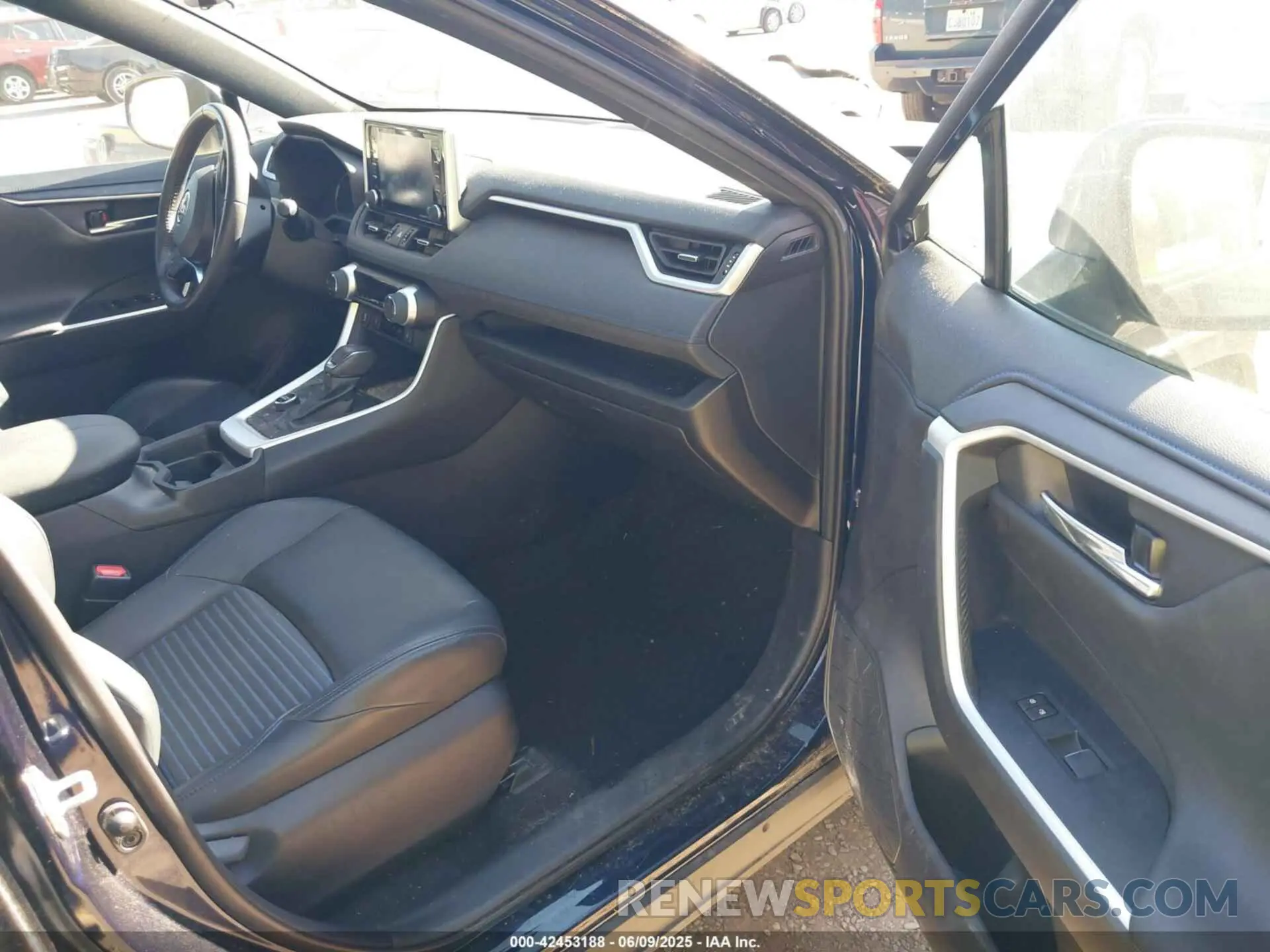 5 Photograph of a damaged car 2T3E6RFV3LW002255 TOYOTA RAV4 HYBRID 2020