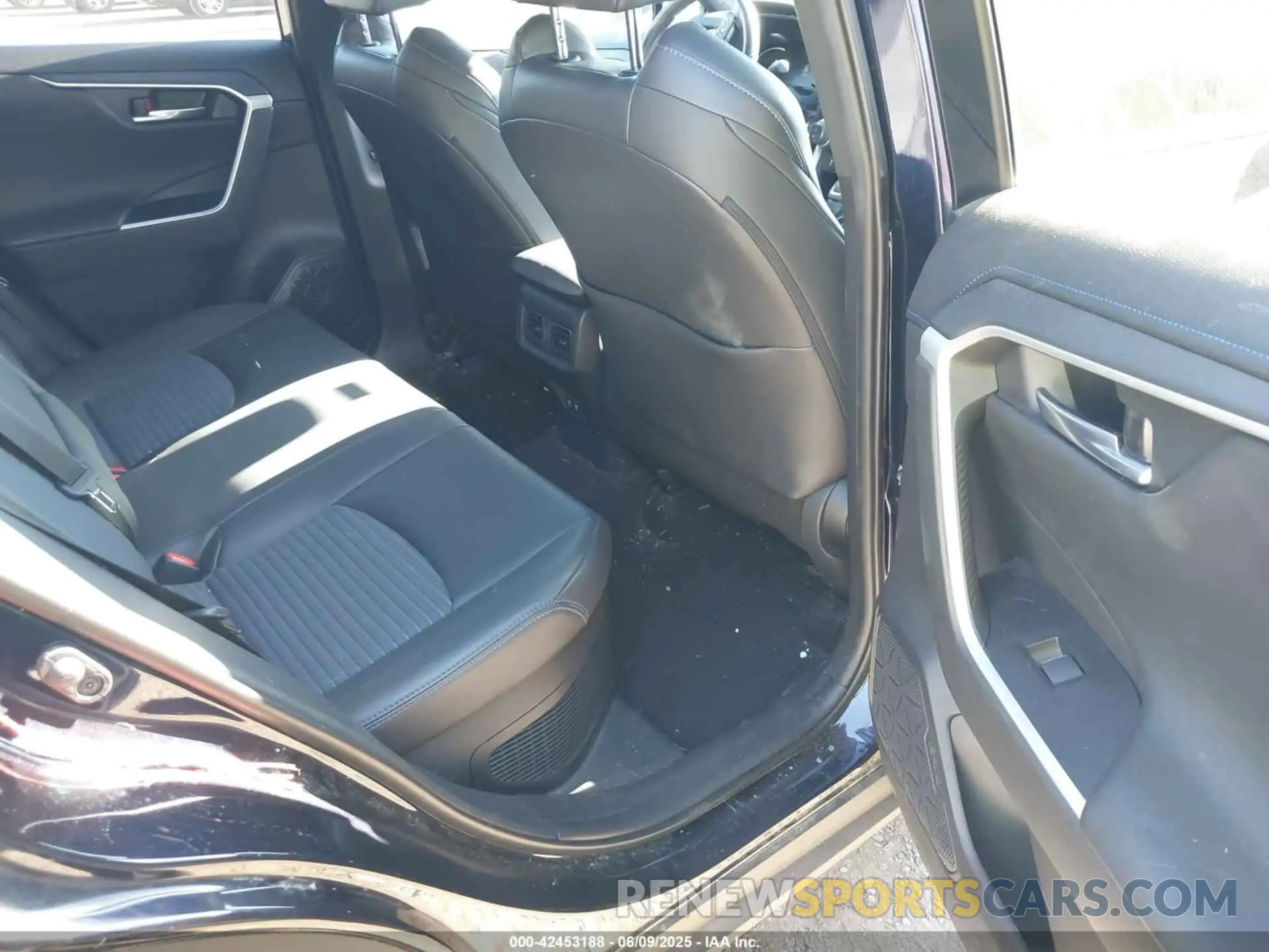 8 Photograph of a damaged car 2T3E6RFV3LW002255 TOYOTA RAV4 HYBRID 2020
