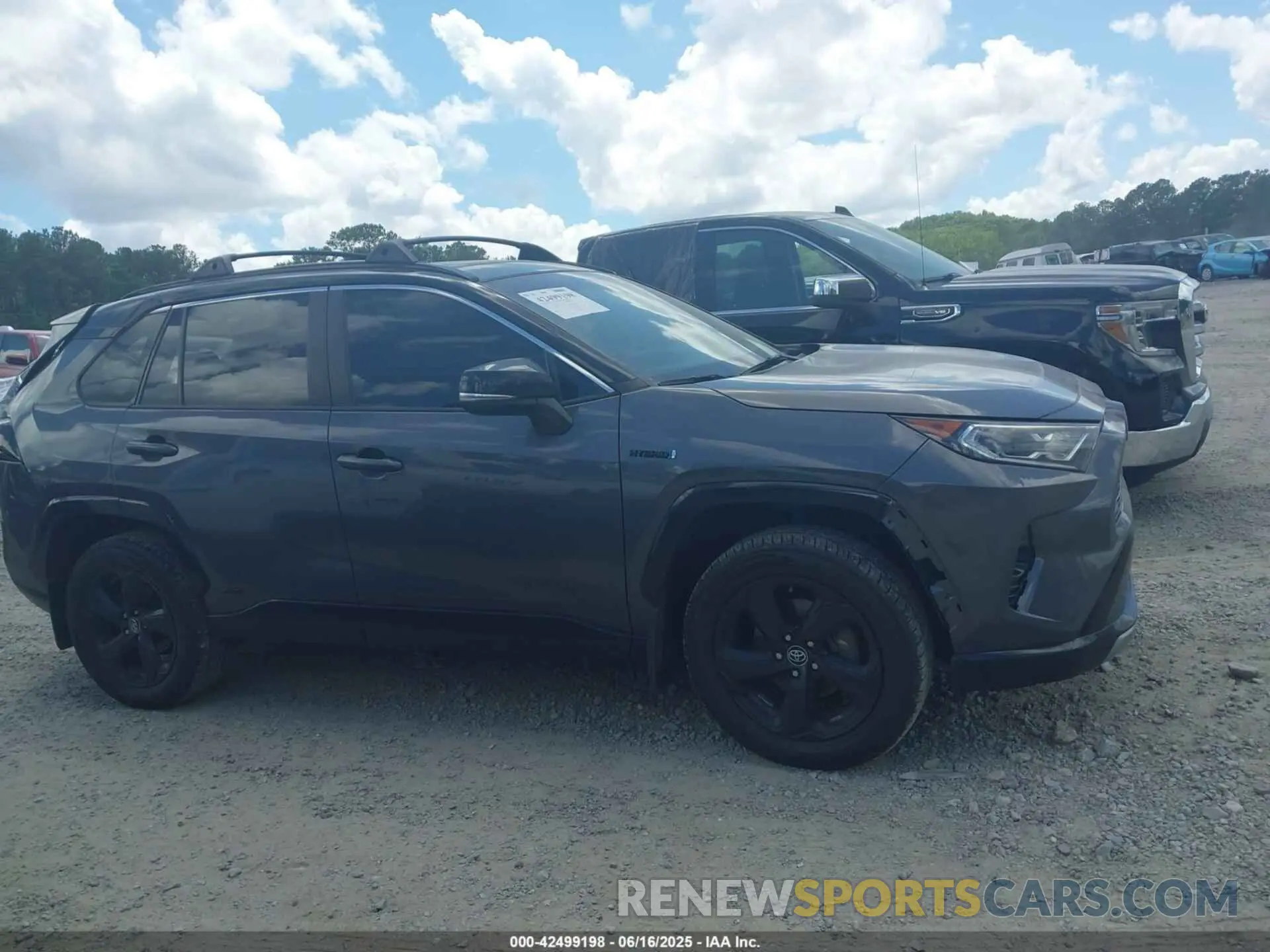 13 Photograph of a damaged car 2T3EWRFV3LW097786 TOYOTA RAV4 HYBRID 2020