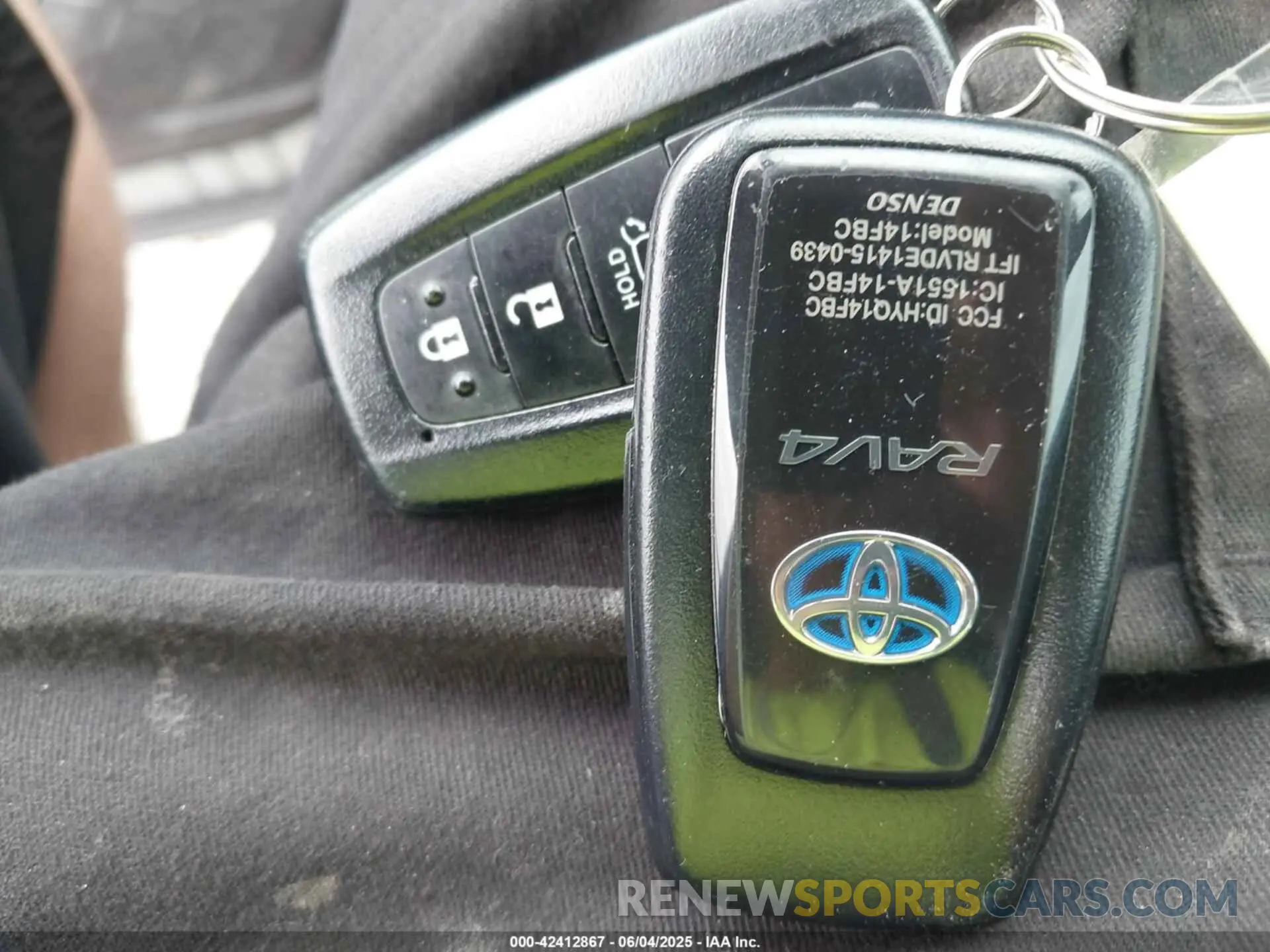 11 Photograph of a damaged car 2T3EWRFV4LW085971 TOYOTA RAV4 HYBRID 2020
