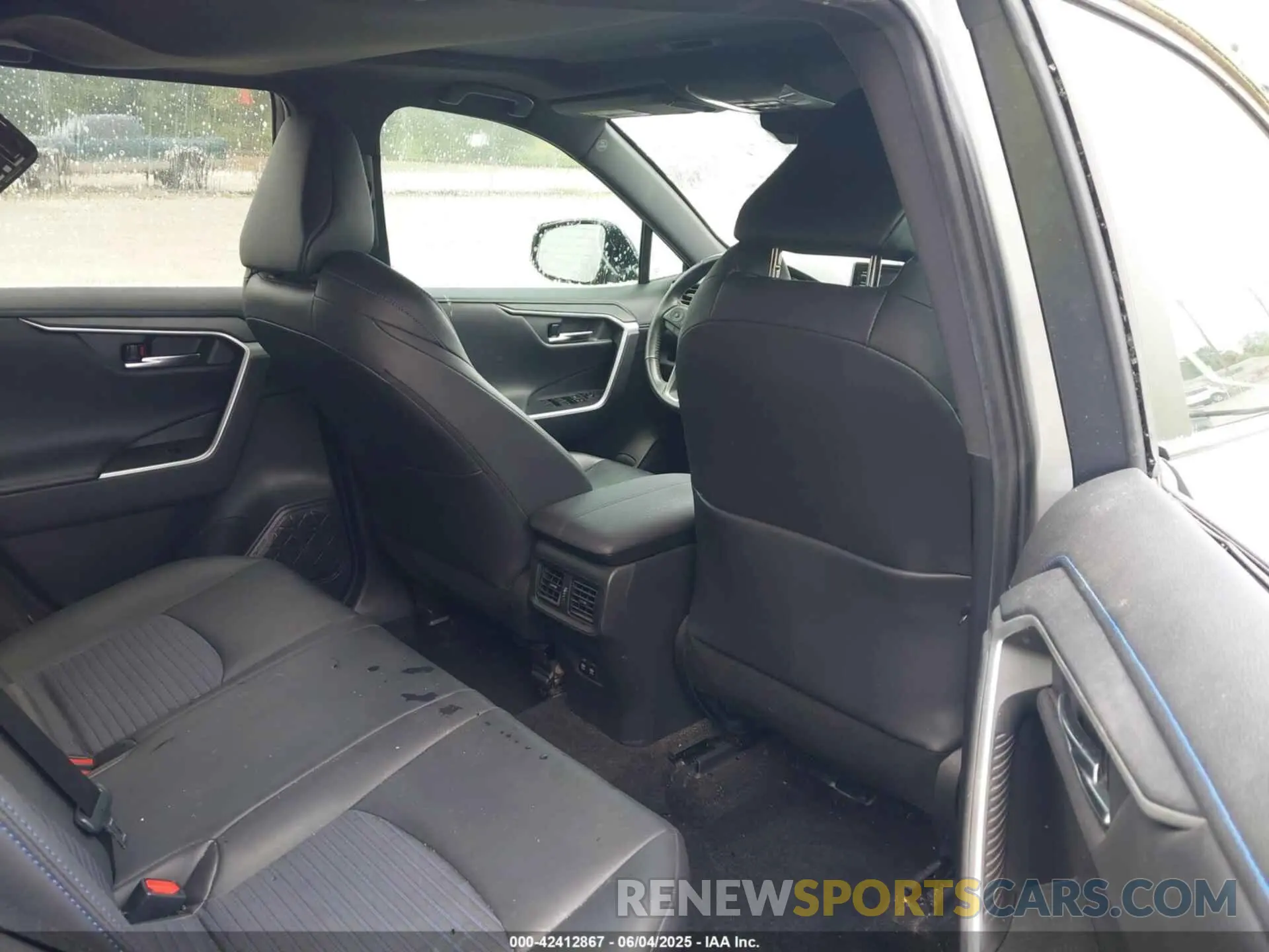 8 Photograph of a damaged car 2T3EWRFV4LW085971 TOYOTA RAV4 HYBRID 2020