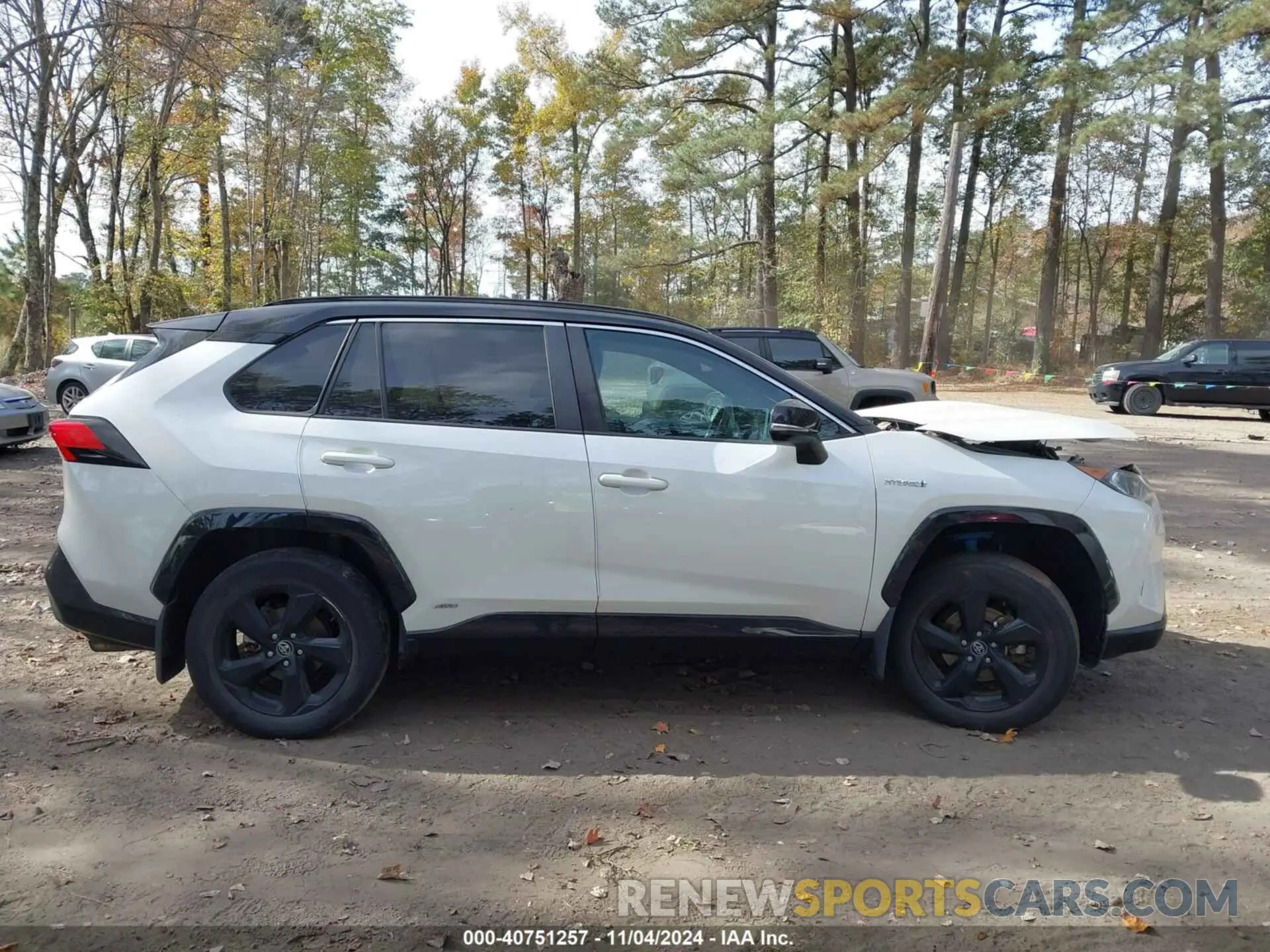13 Photograph of a damaged car 2T3EWRFV5LW099460 TOYOTA RAV4 HYBRID 2020