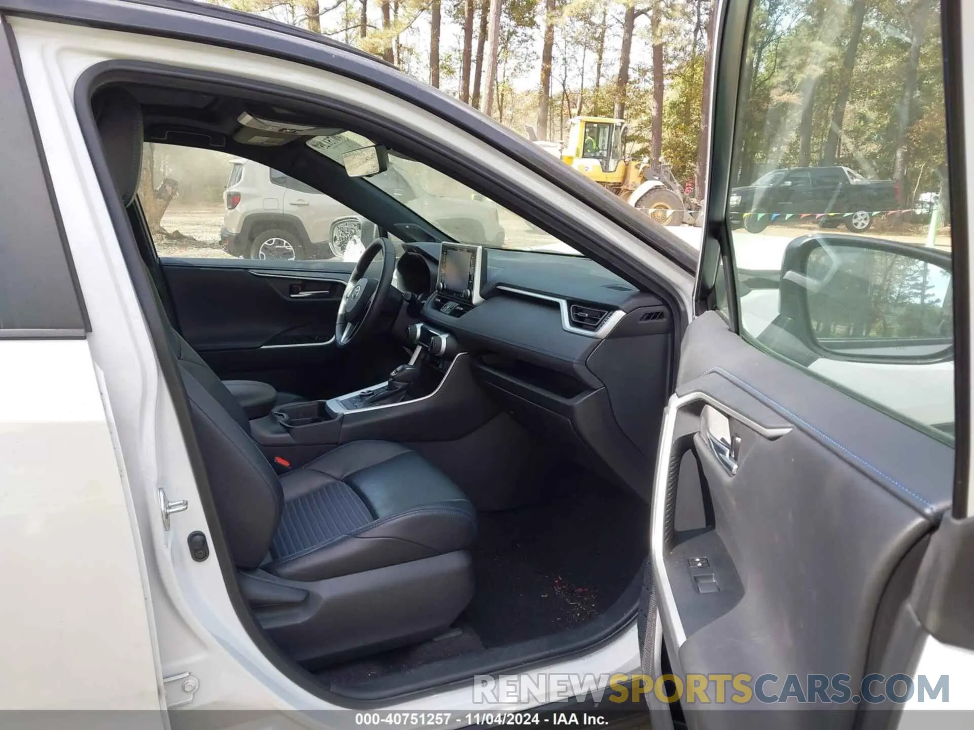 5 Photograph of a damaged car 2T3EWRFV5LW099460 TOYOTA RAV4 HYBRID 2020