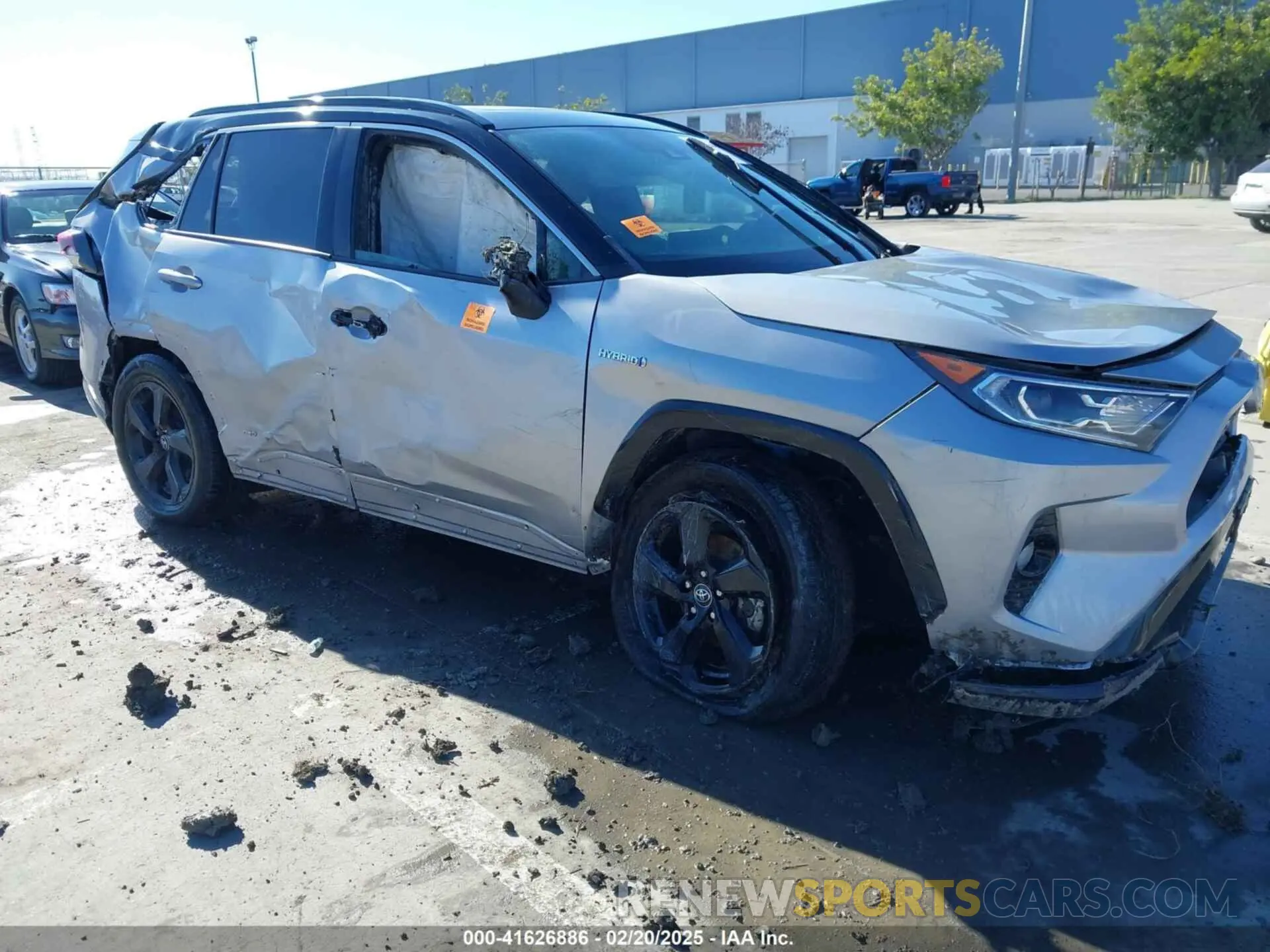 1 Photograph of a damaged car 2T3EWRFV6LW076897 TOYOTA RAV4 HYBRID 2020