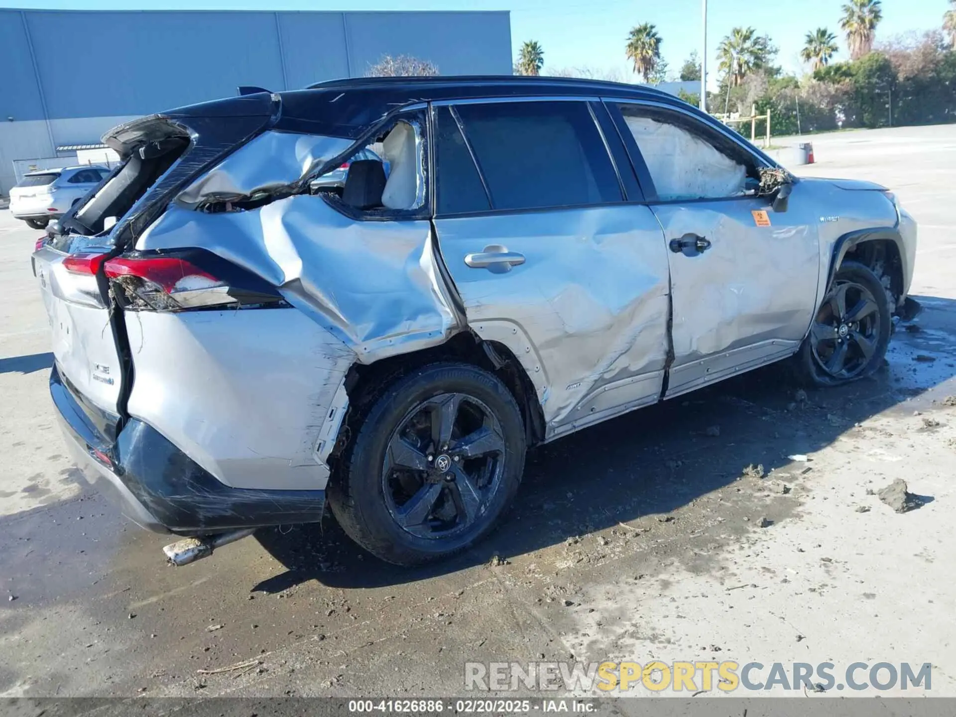 4 Photograph of a damaged car 2T3EWRFV6LW076897 TOYOTA RAV4 HYBRID 2020