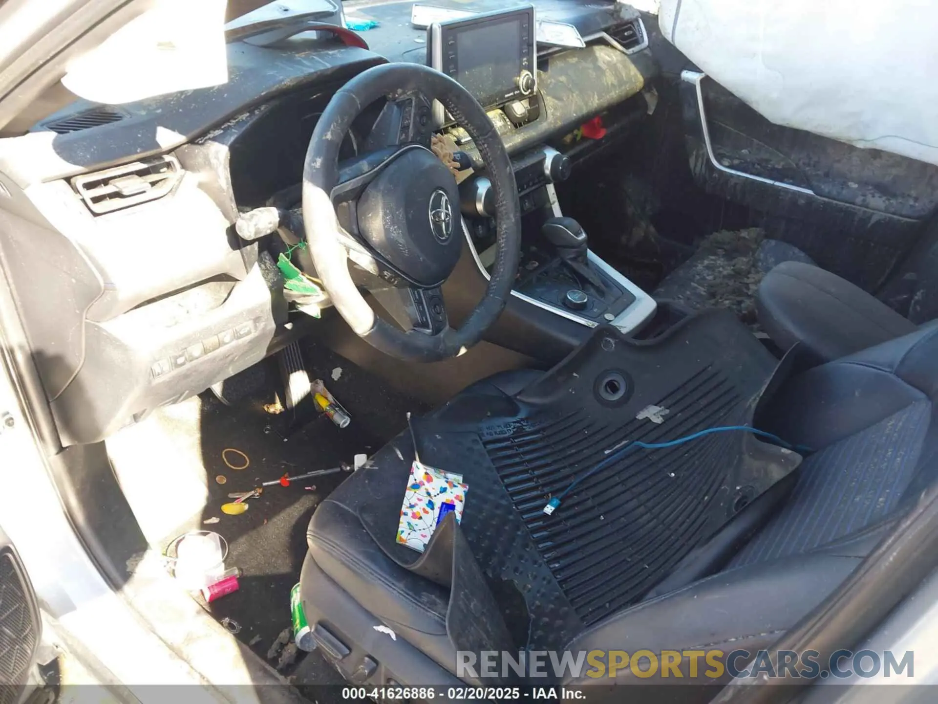 5 Photograph of a damaged car 2T3EWRFV6LW076897 TOYOTA RAV4 HYBRID 2020