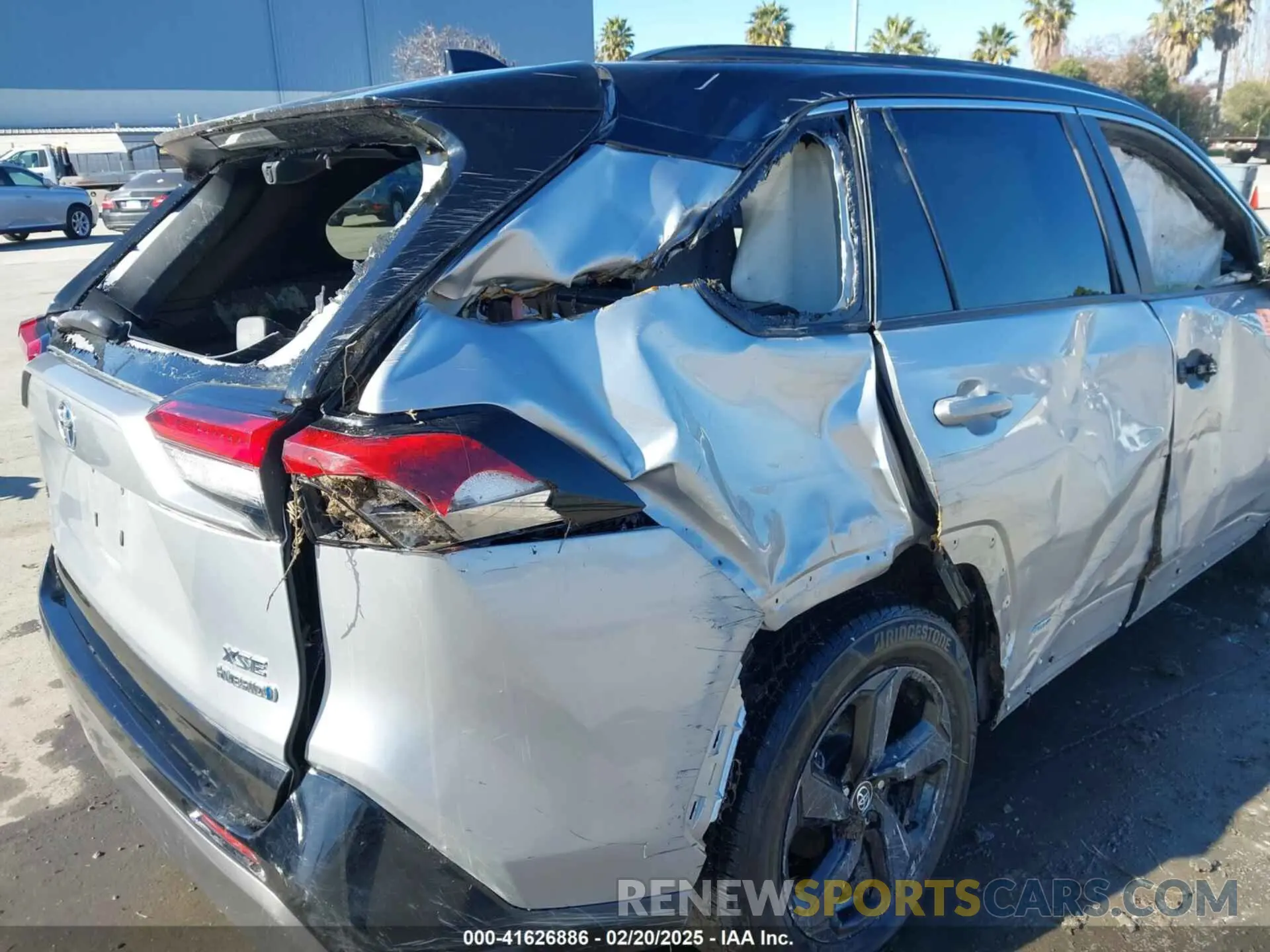 6 Photograph of a damaged car 2T3EWRFV6LW076897 TOYOTA RAV4 HYBRID 2020