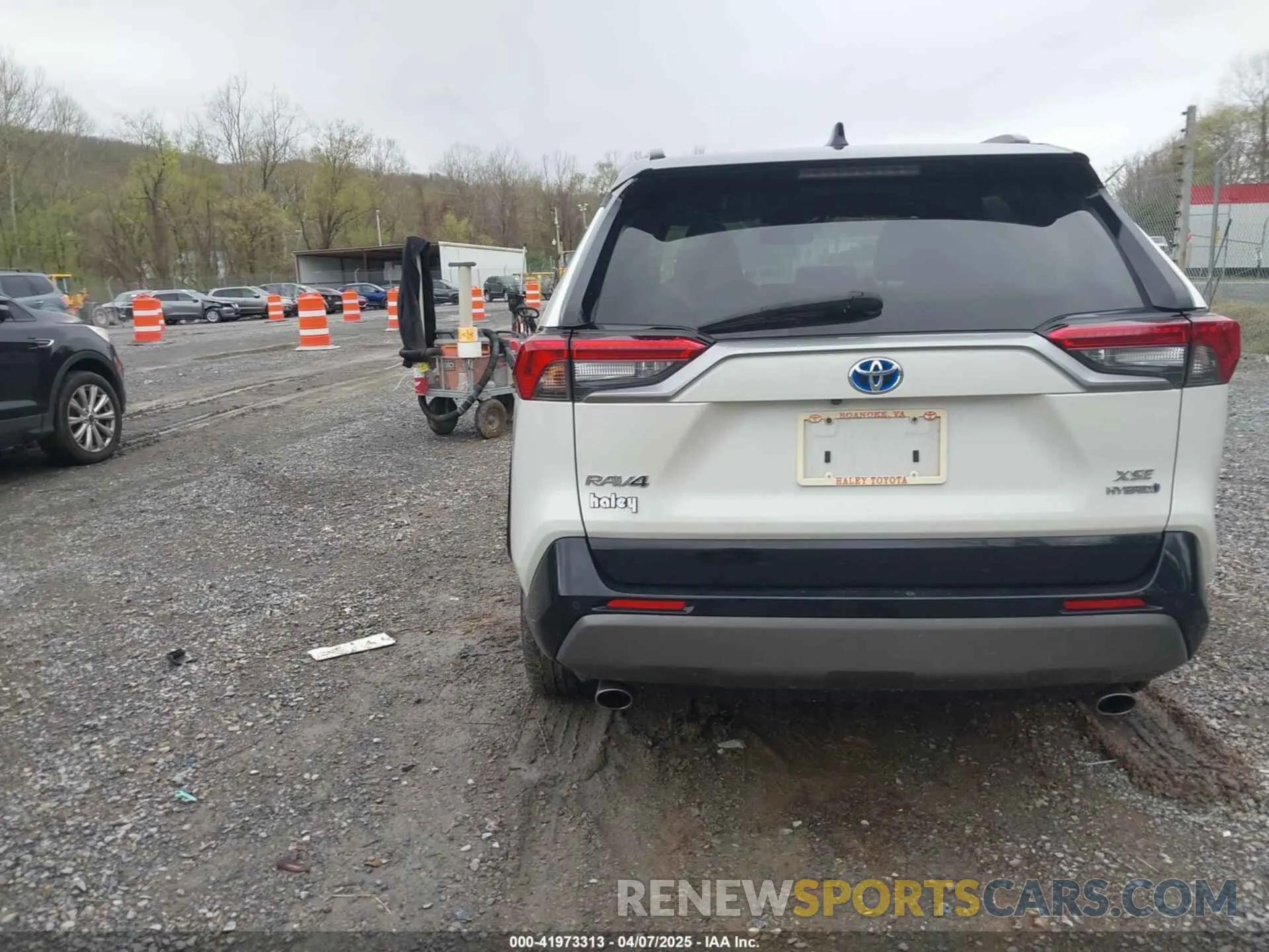 16 Photograph of a damaged car 2T3EWRFV7LW083339 TOYOTA RAV4 HYBRID 2020