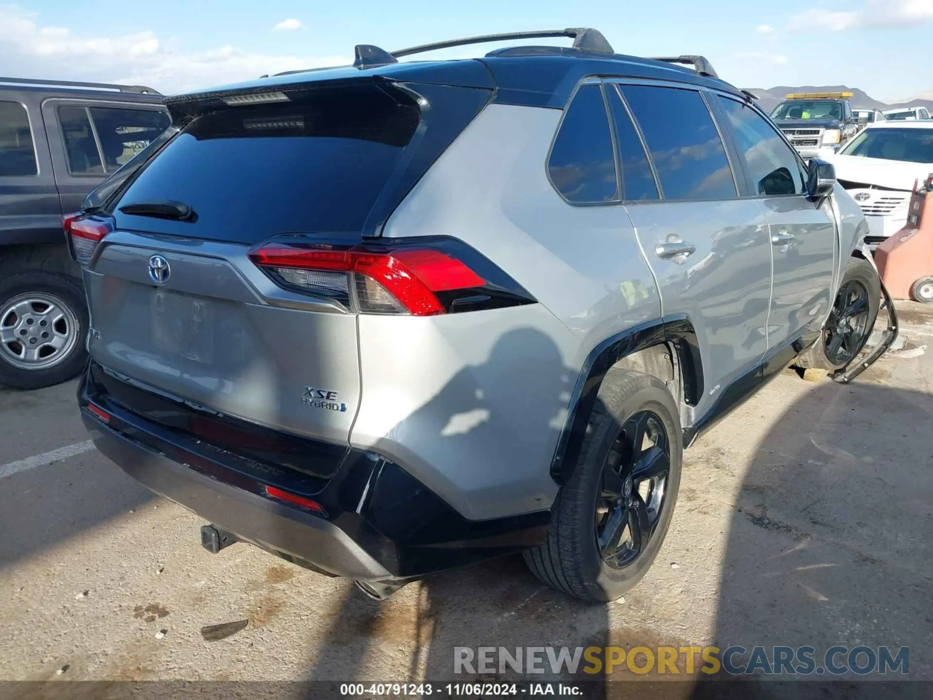 4 Photograph of a damaged car 2T3EWRFV8LW054108 TOYOTA RAV4 HYBRID 2020