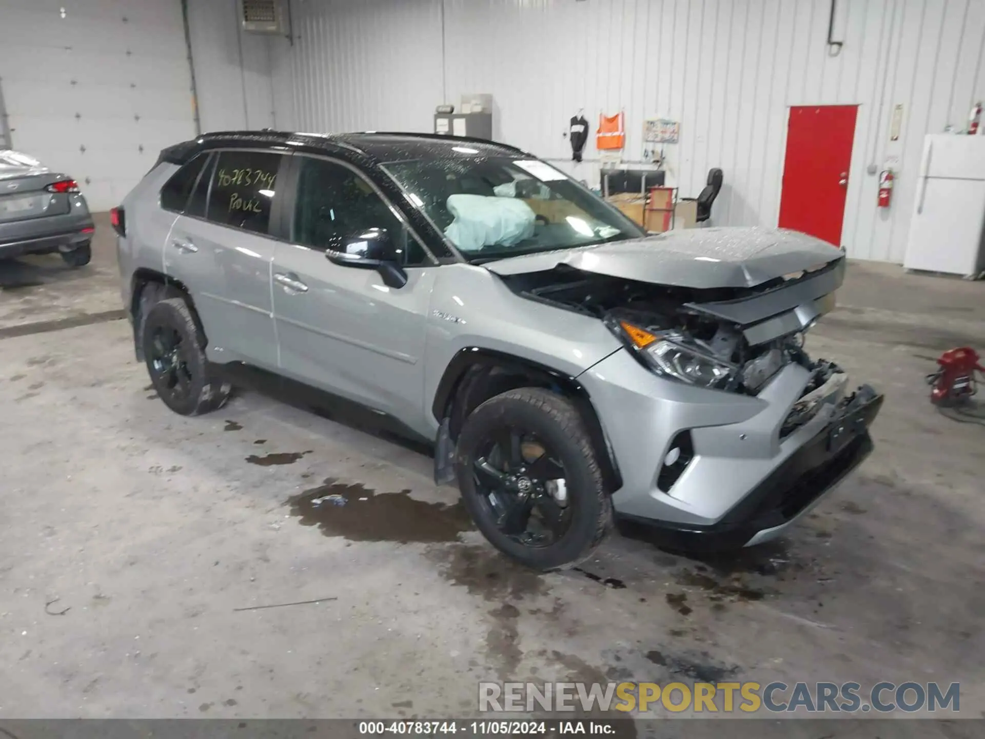 1 Photograph of a damaged car 2T3EWRFV8LW074200 TOYOTA RAV4 HYBRID 2020