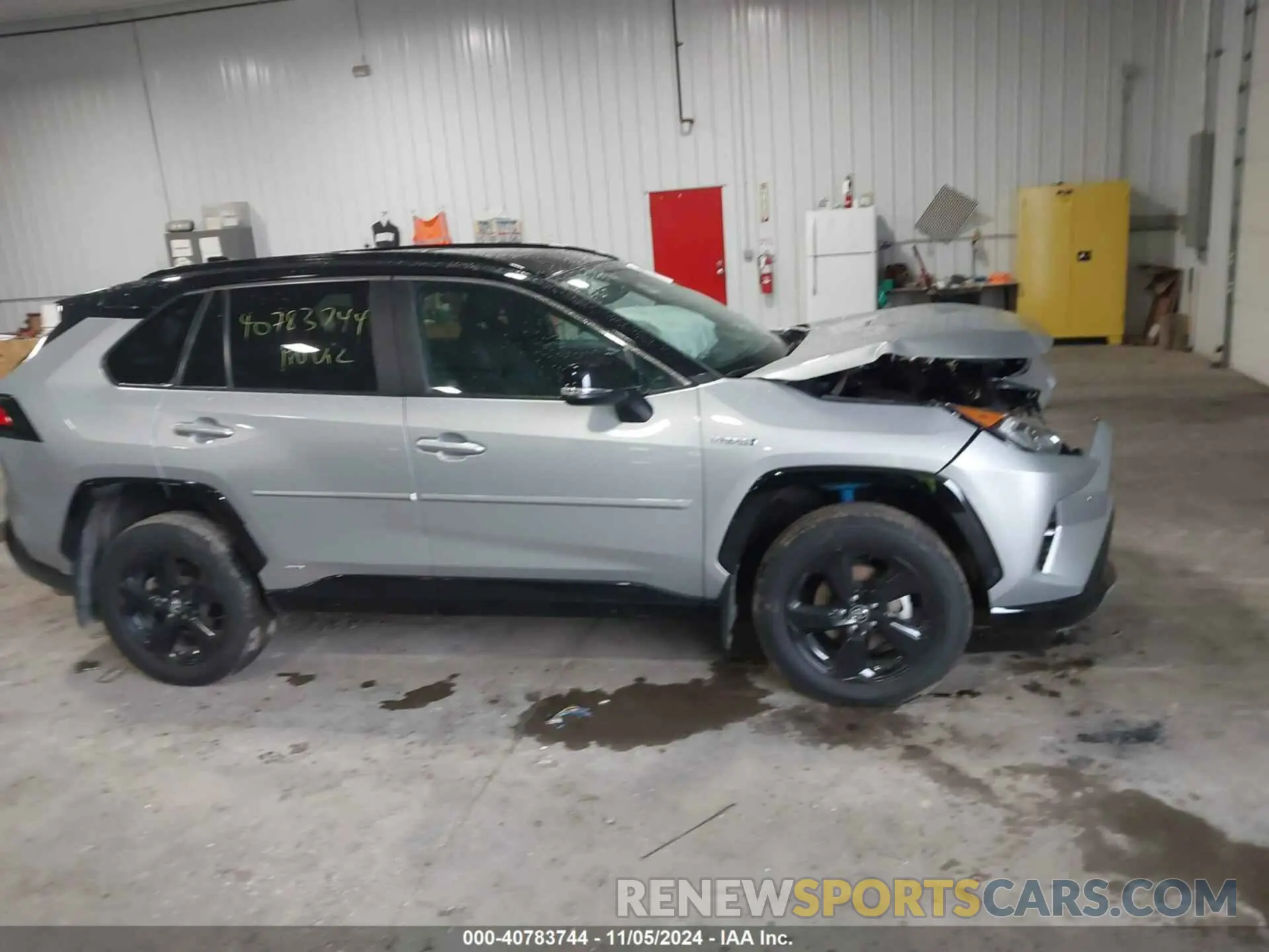 13 Photograph of a damaged car 2T3EWRFV8LW074200 TOYOTA RAV4 HYBRID 2020