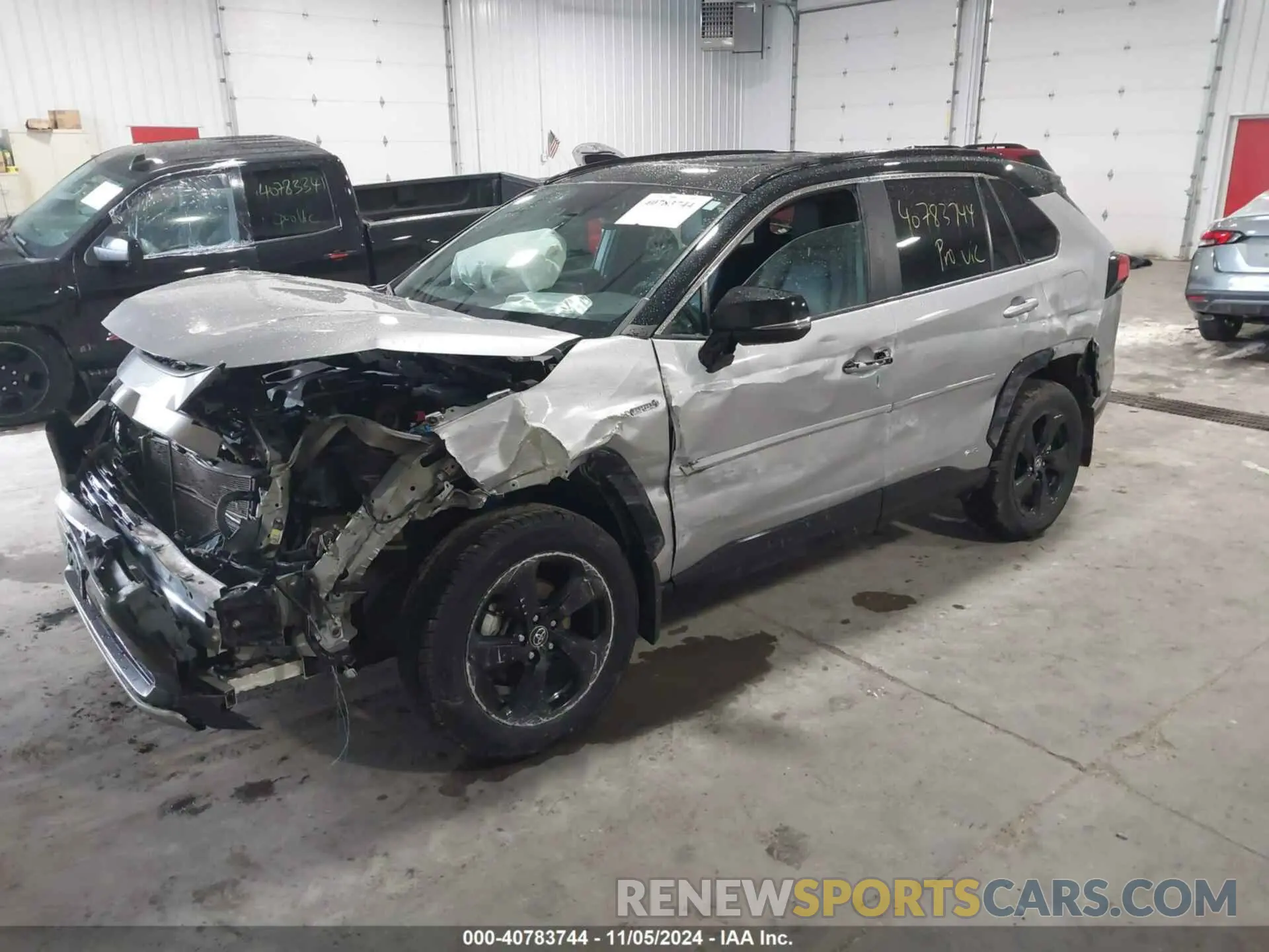 2 Photograph of a damaged car 2T3EWRFV8LW074200 TOYOTA RAV4 HYBRID 2020