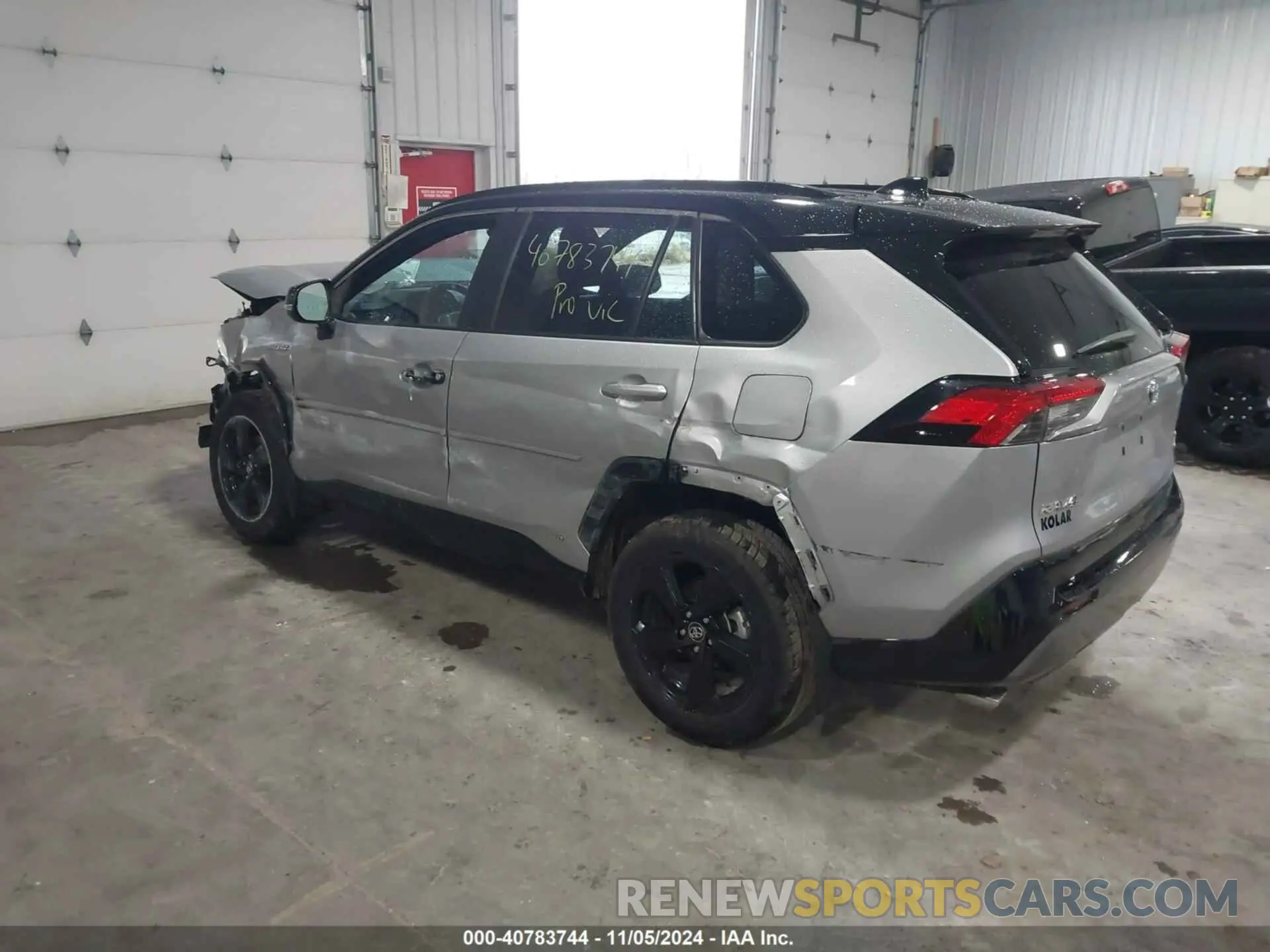 3 Photograph of a damaged car 2T3EWRFV8LW074200 TOYOTA RAV4 HYBRID 2020
