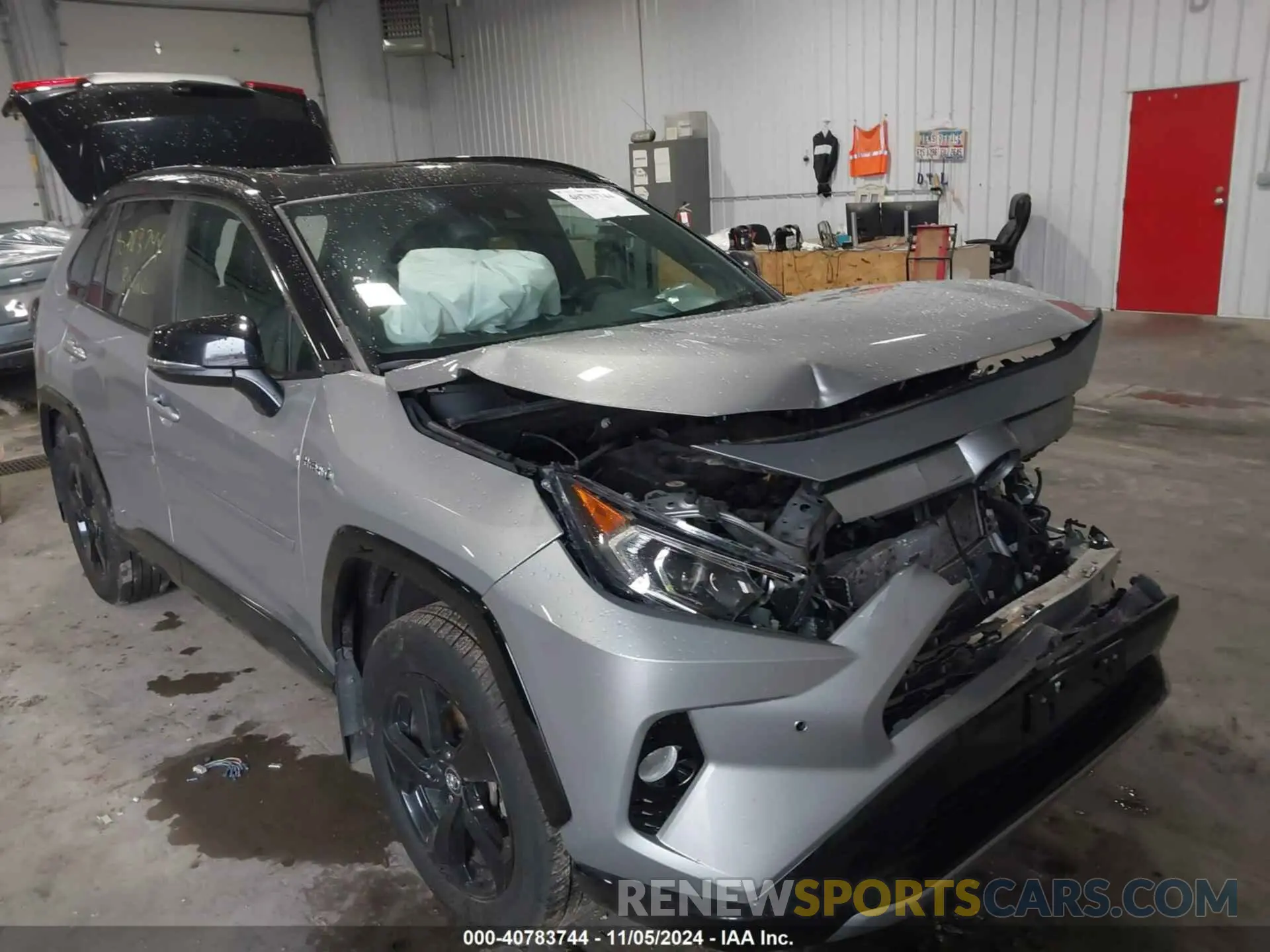 6 Photograph of a damaged car 2T3EWRFV8LW074200 TOYOTA RAV4 HYBRID 2020
