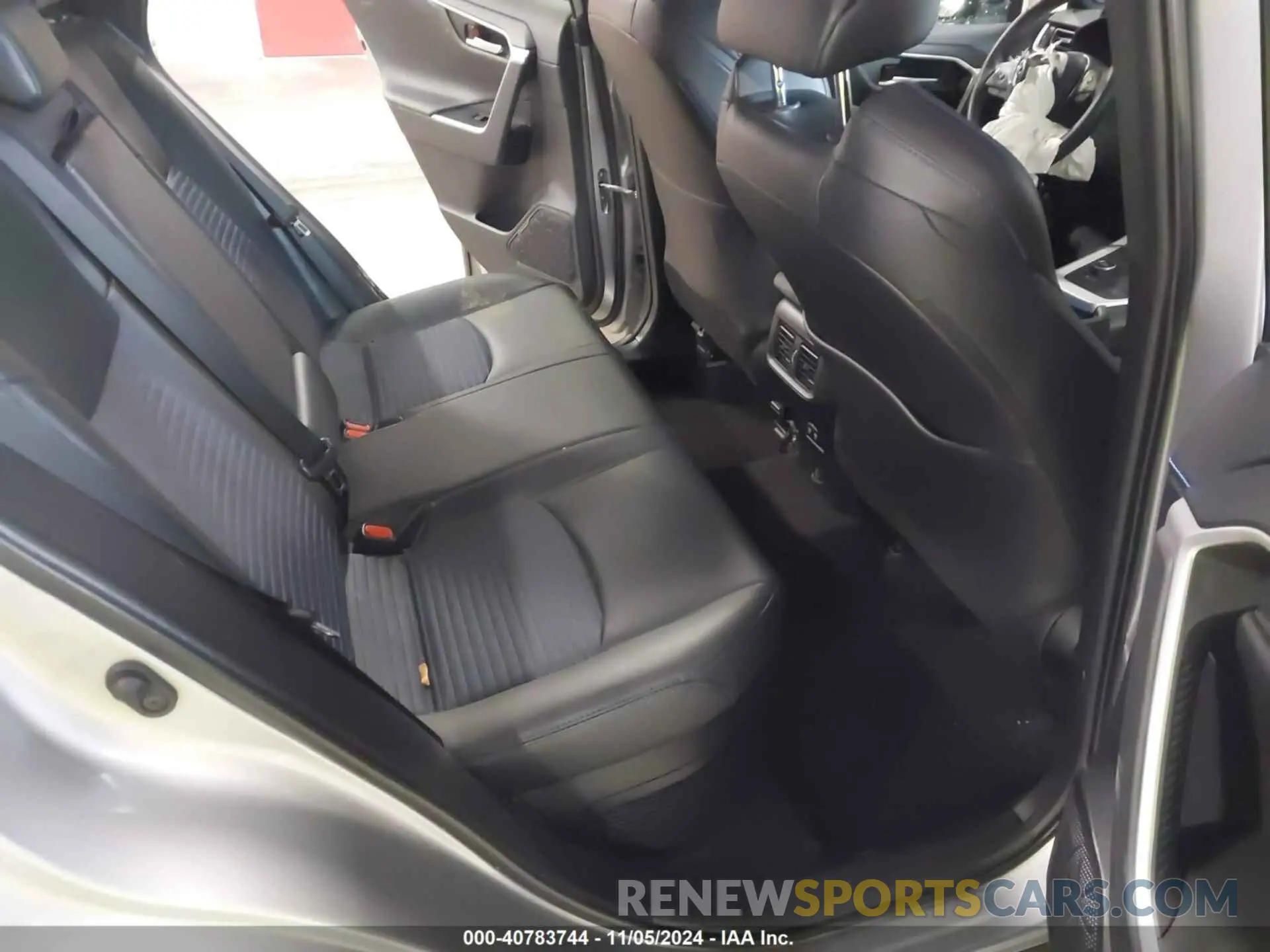 8 Photograph of a damaged car 2T3EWRFV8LW074200 TOYOTA RAV4 HYBRID 2020