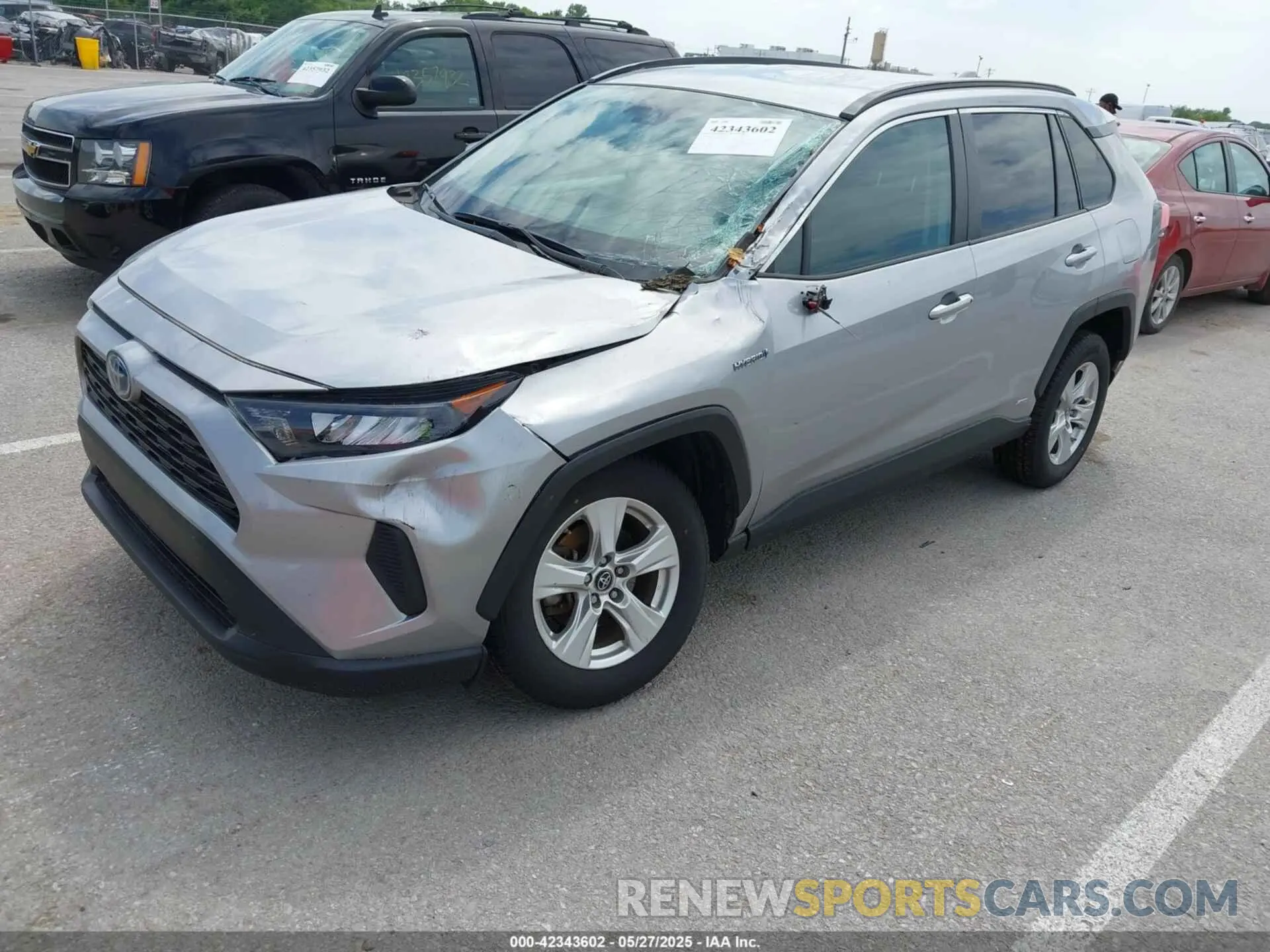 2 Photograph of a damaged car 2T3LWRFV2LW048070 TOYOTA RAV4 HYBRID 2020