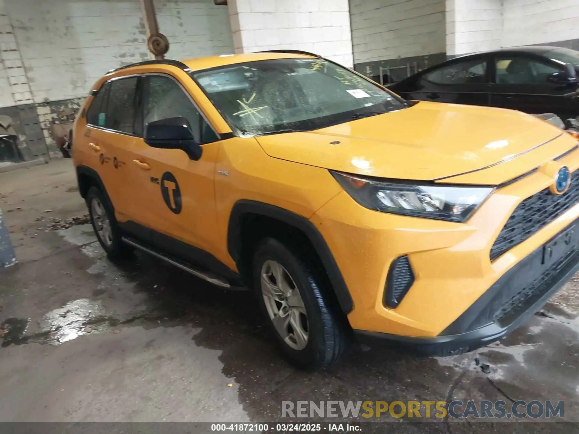 1 Photograph of a damaged car 2T3LWRFV3LW059109 TOYOTA RAV4 HYBRID 2020