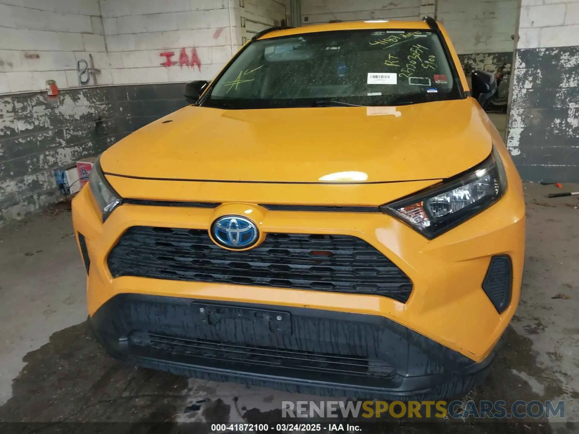 11 Photograph of a damaged car 2T3LWRFV3LW059109 TOYOTA RAV4 HYBRID 2020