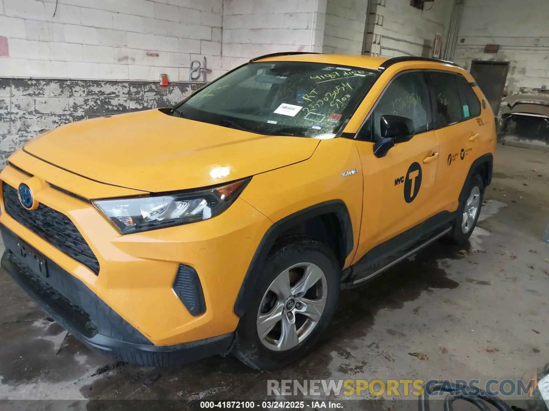2 Photograph of a damaged car 2T3LWRFV3LW059109 TOYOTA RAV4 HYBRID 2020