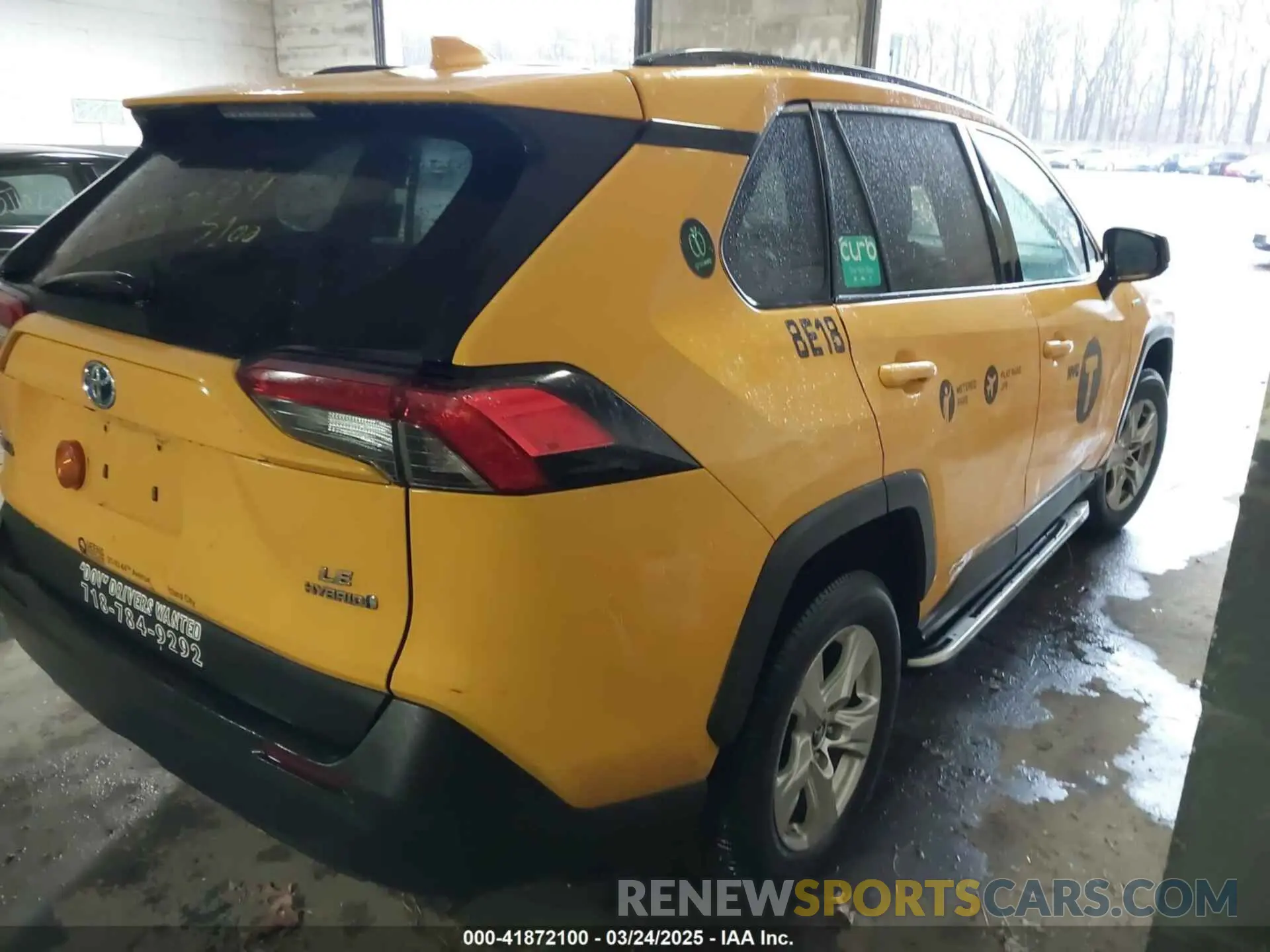 4 Photograph of a damaged car 2T3LWRFV3LW059109 TOYOTA RAV4 HYBRID 2020