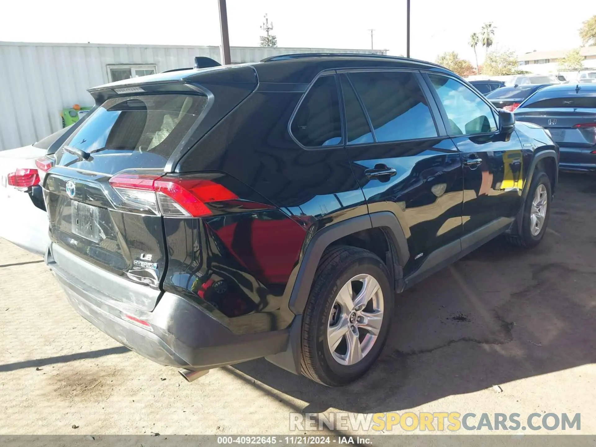 4 Photograph of a damaged car 2T3LWRFVXLW094536 TOYOTA RAV4 HYBRID 2020