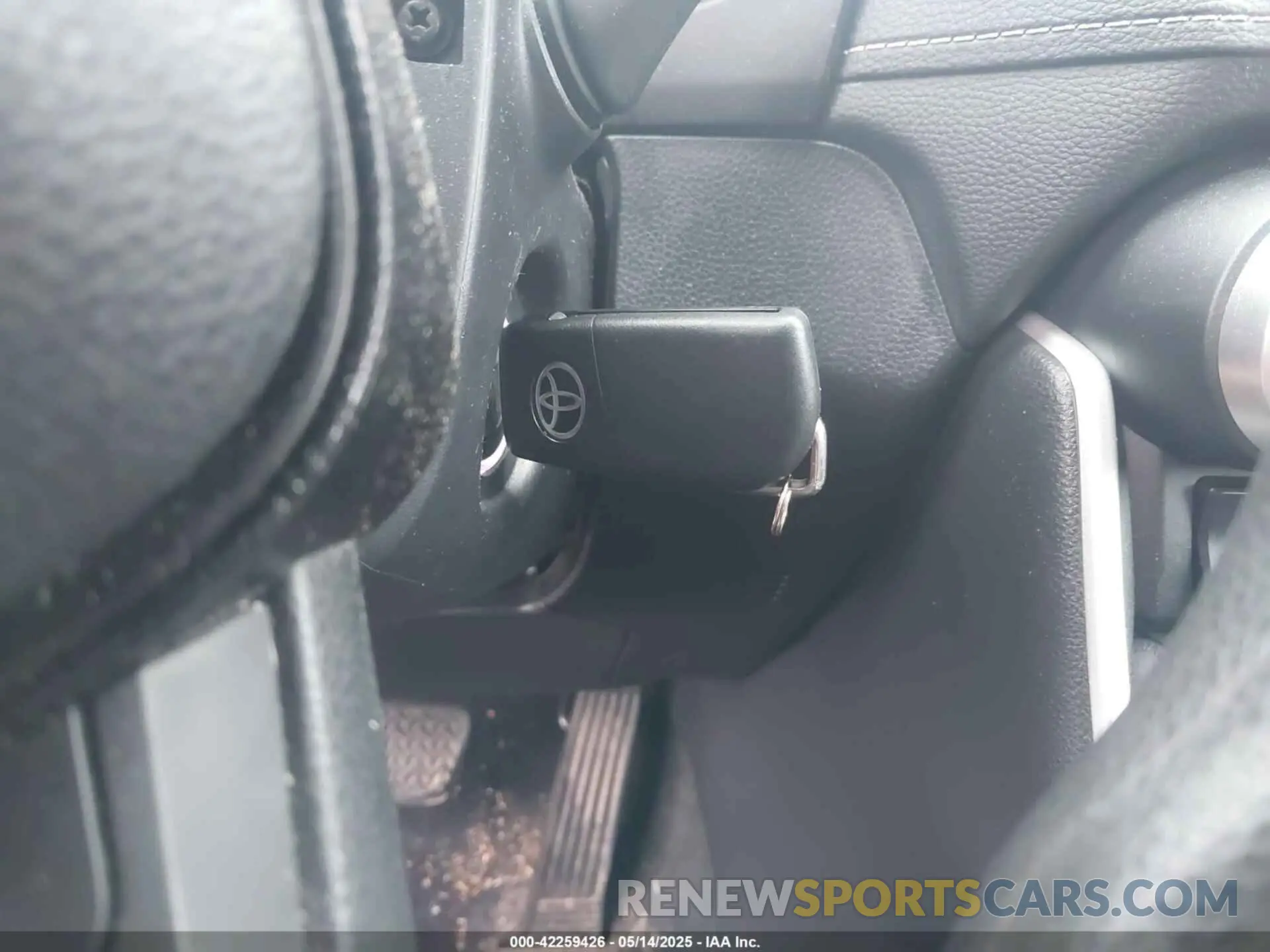 11 Photograph of a damaged car 2T3MWRFV0LW081928 TOYOTA RAV4 HYBRID 2020