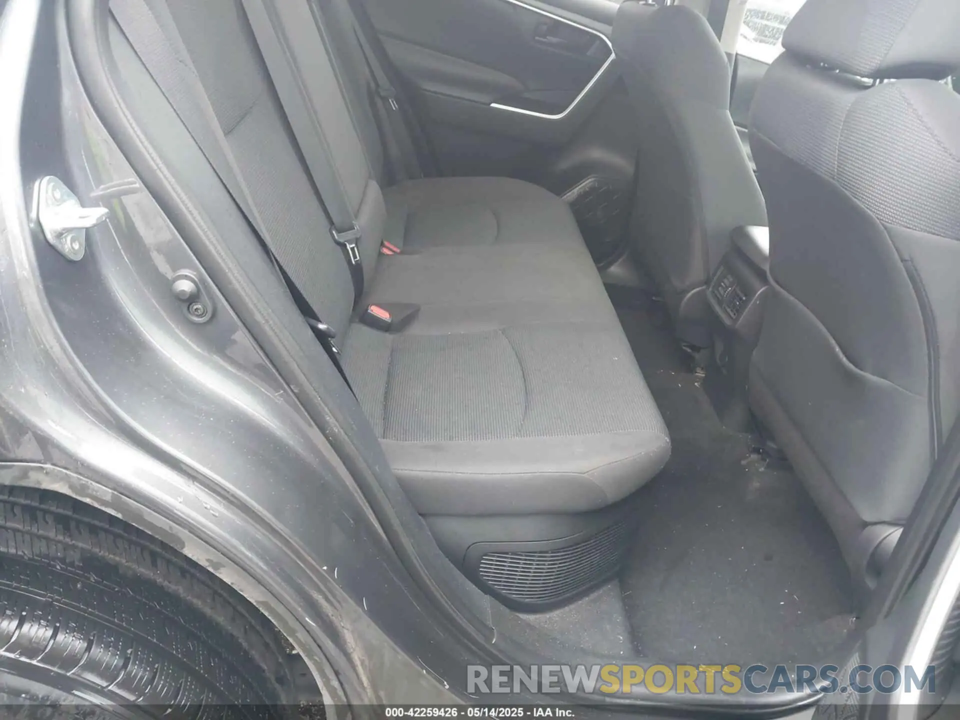 8 Photograph of a damaged car 2T3MWRFV0LW081928 TOYOTA RAV4 HYBRID 2020