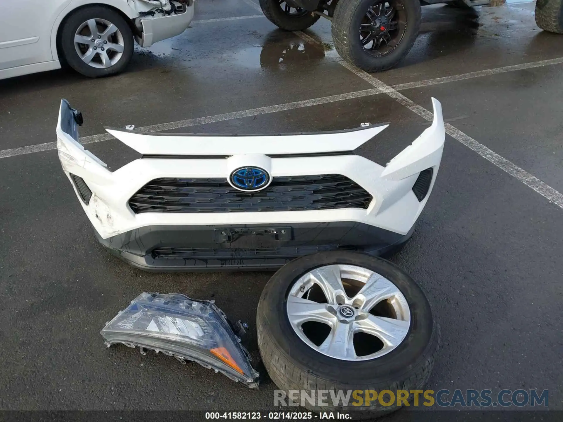 12 Photograph of a damaged car 2T3MWRFV4LW091023 TOYOTA RAV4 HYBRID 2020
