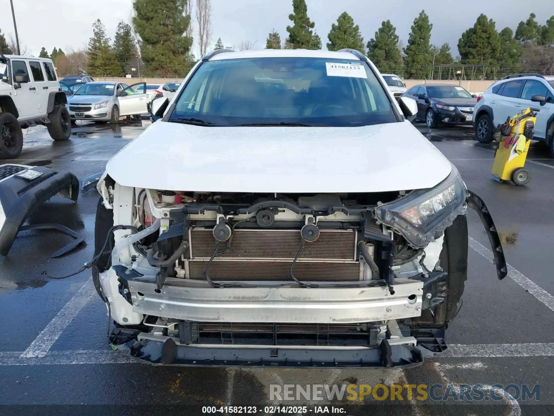 13 Photograph of a damaged car 2T3MWRFV4LW091023 TOYOTA RAV4 HYBRID 2020