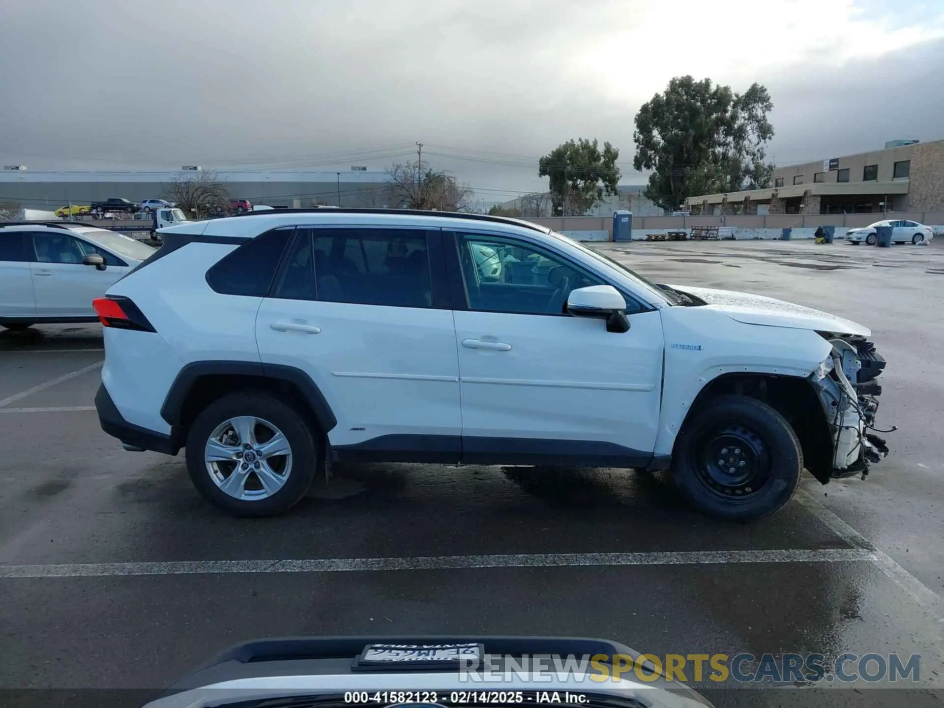 14 Photograph of a damaged car 2T3MWRFV4LW091023 TOYOTA RAV4 HYBRID 2020