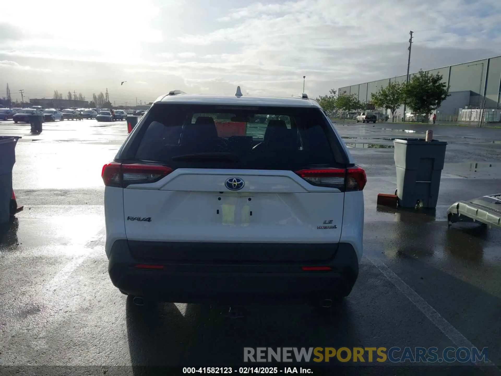 17 Photograph of a damaged car 2T3MWRFV4LW091023 TOYOTA RAV4 HYBRID 2020