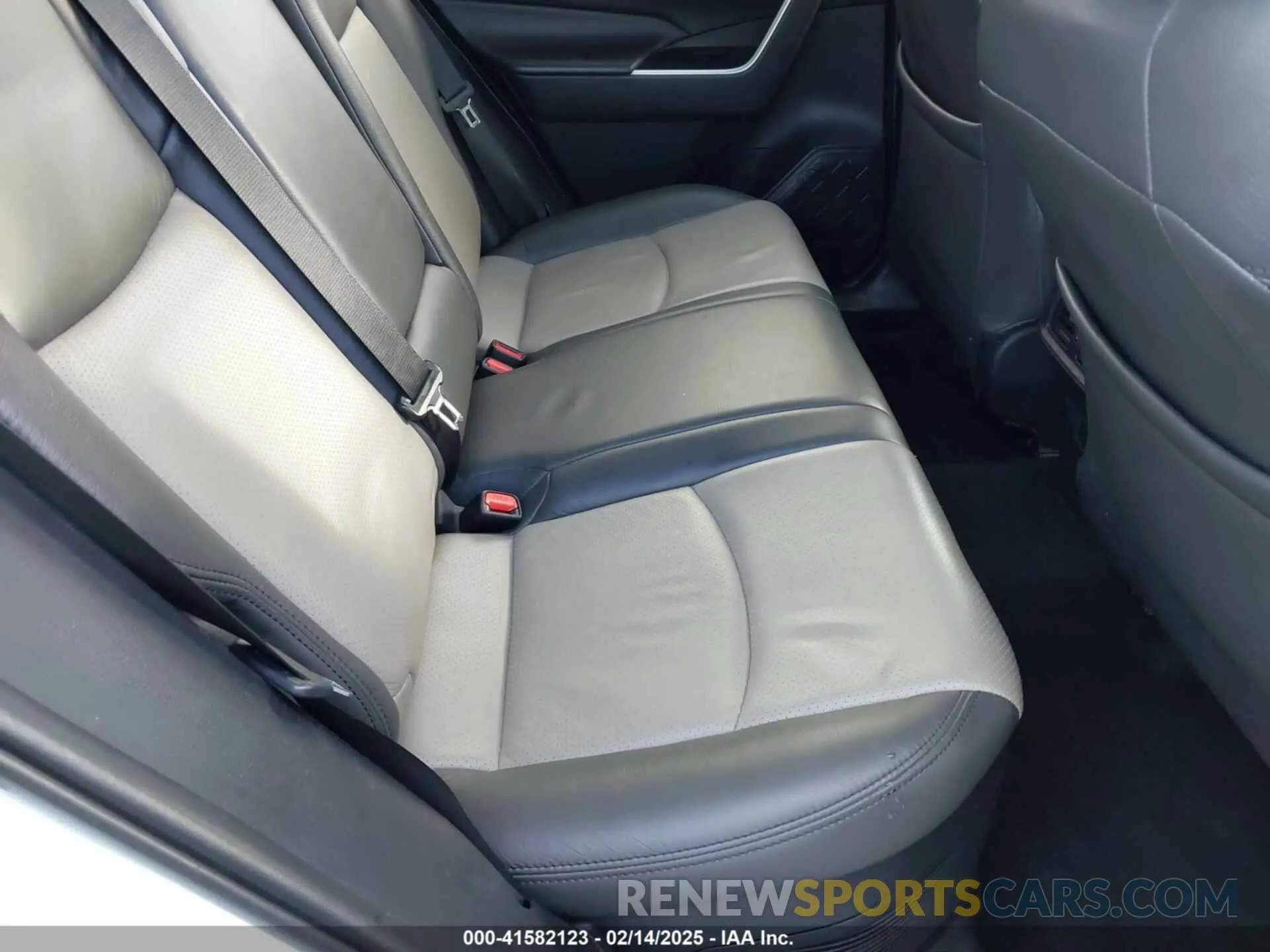 8 Photograph of a damaged car 2T3MWRFV4LW091023 TOYOTA RAV4 HYBRID 2020
