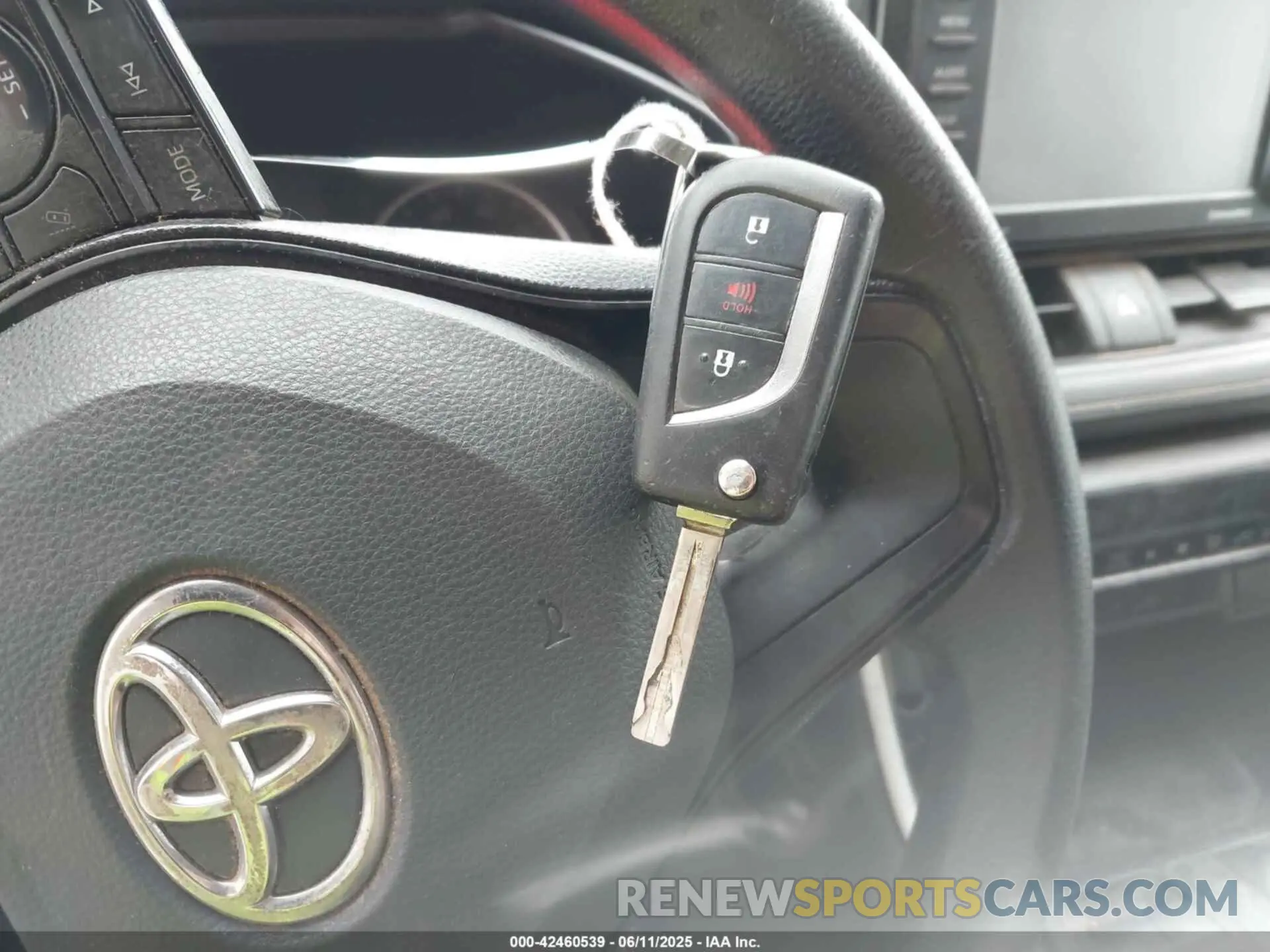 11 Photograph of a damaged car 2T3MWRFV5LW077521 TOYOTA RAV4 HYBRID 2020